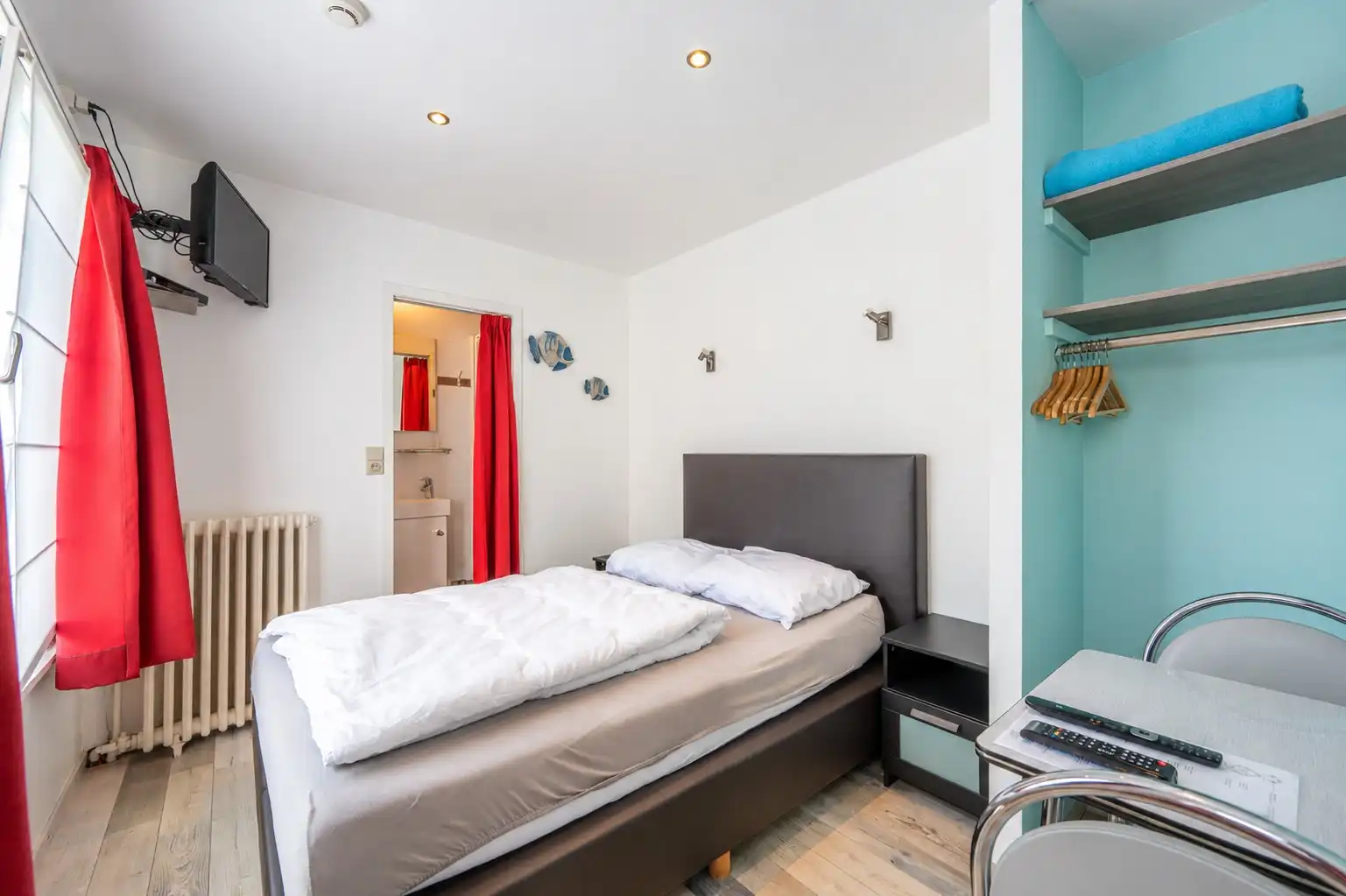 TE KOOP – Verhuurde B&B met 7 kamers én privé-woonst voor uitbaters in hartje De Haan. foto 28