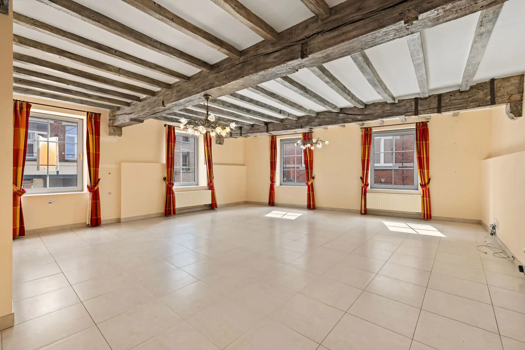 Zeer ruim energiezuinig appartement centrum Edingen foto {{pictureIndex}}