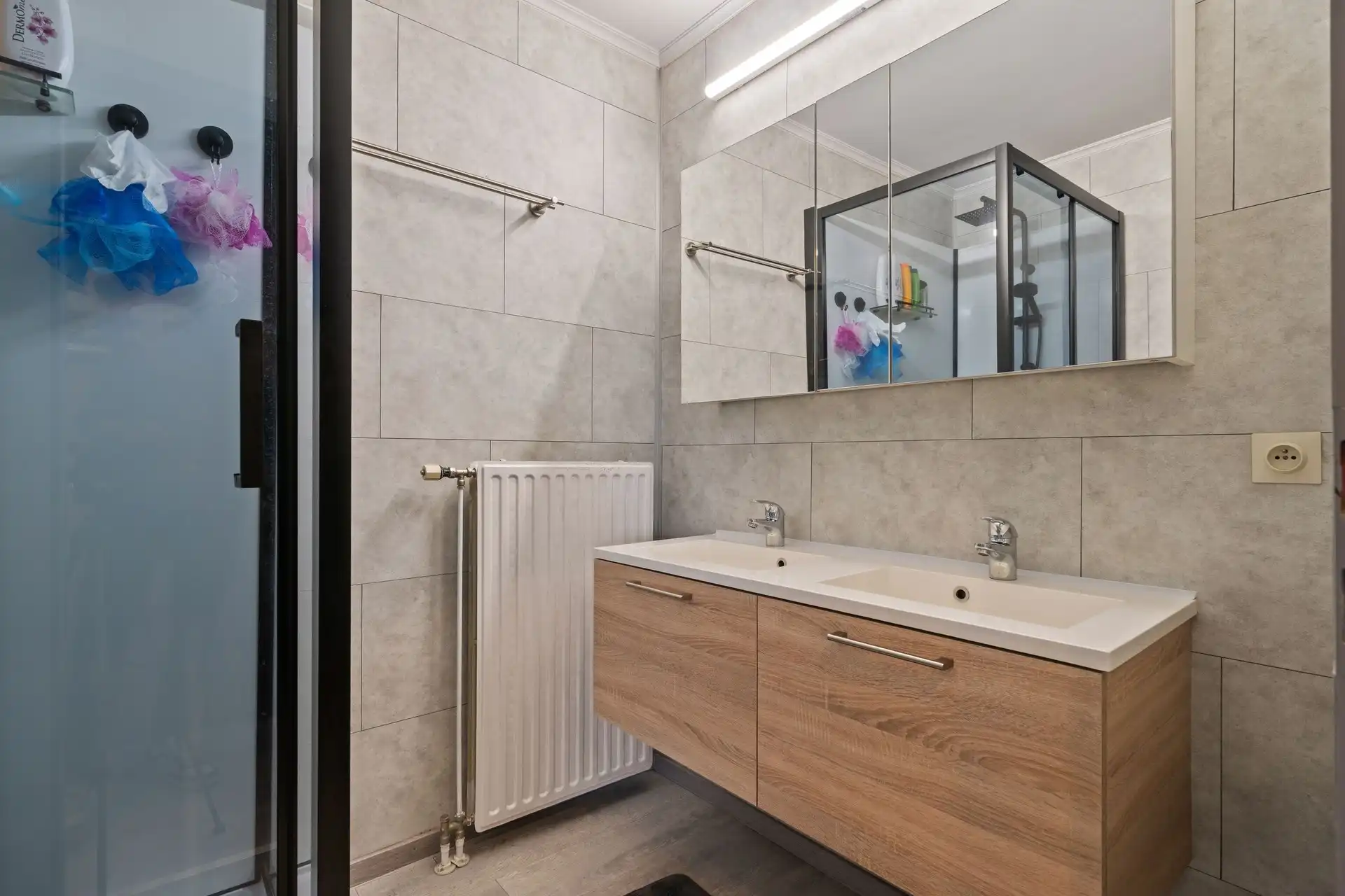 Rustig gelegen bungalow op een rustige ligging te Berlare op 885m² grond. foto 15