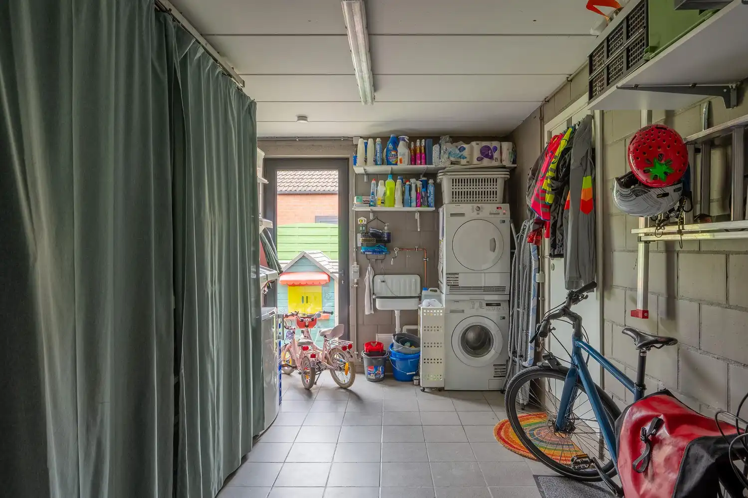 Ruime halfopen bebouwing in een doodlopende straat in Kontich foto 20