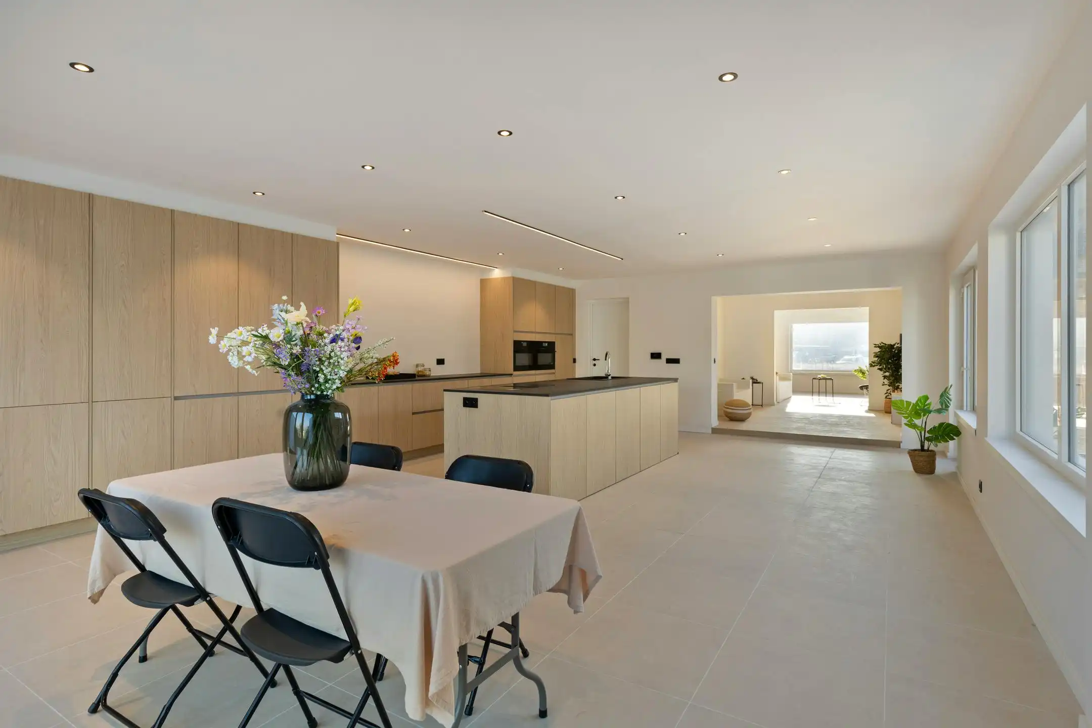 Gerenoveerde, energiezuinige woning te koop te Oudenaarde.  foto 2