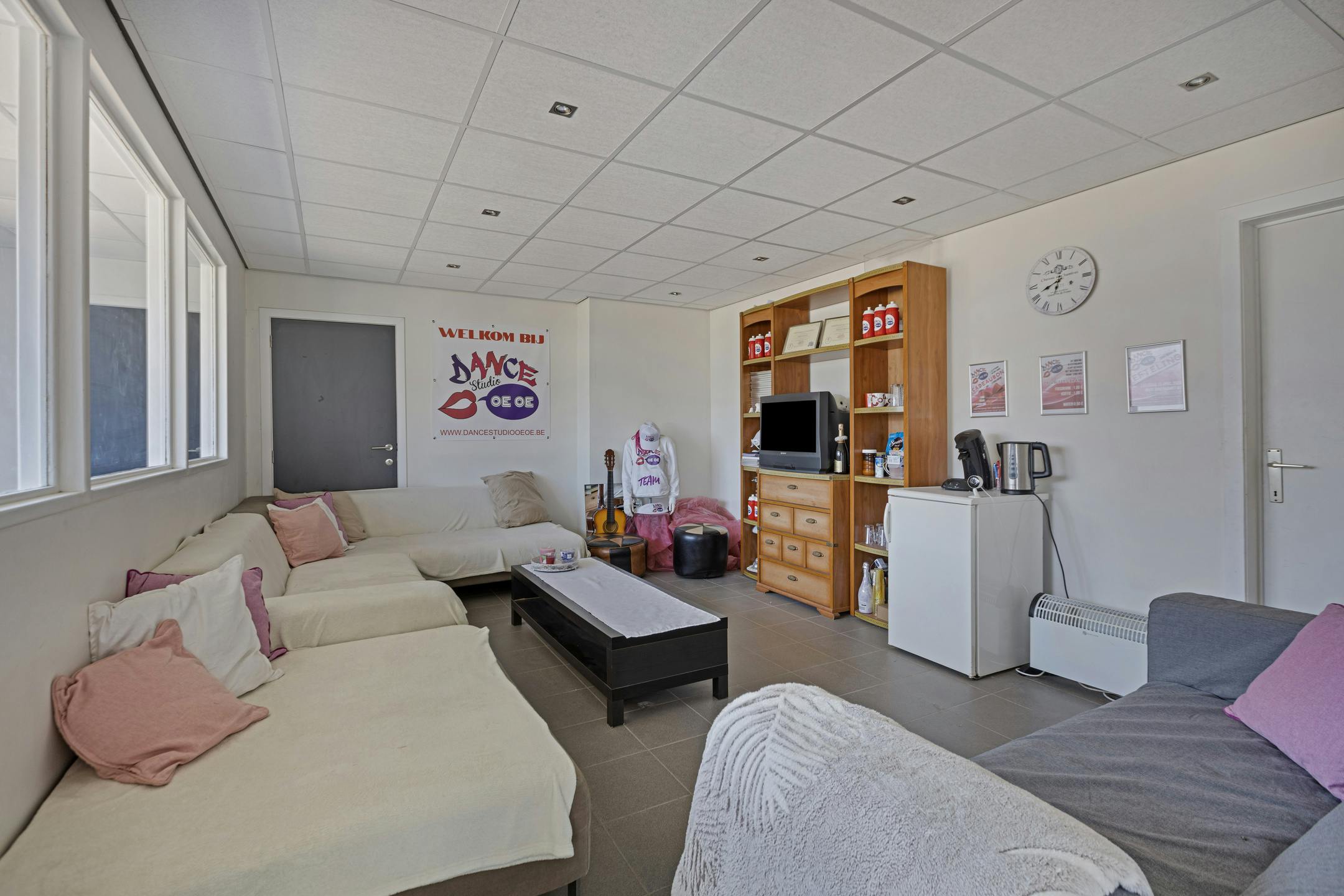Industriegebouw met conciërge-appartement op 34a 60ca in Maaseik te koop foto 7