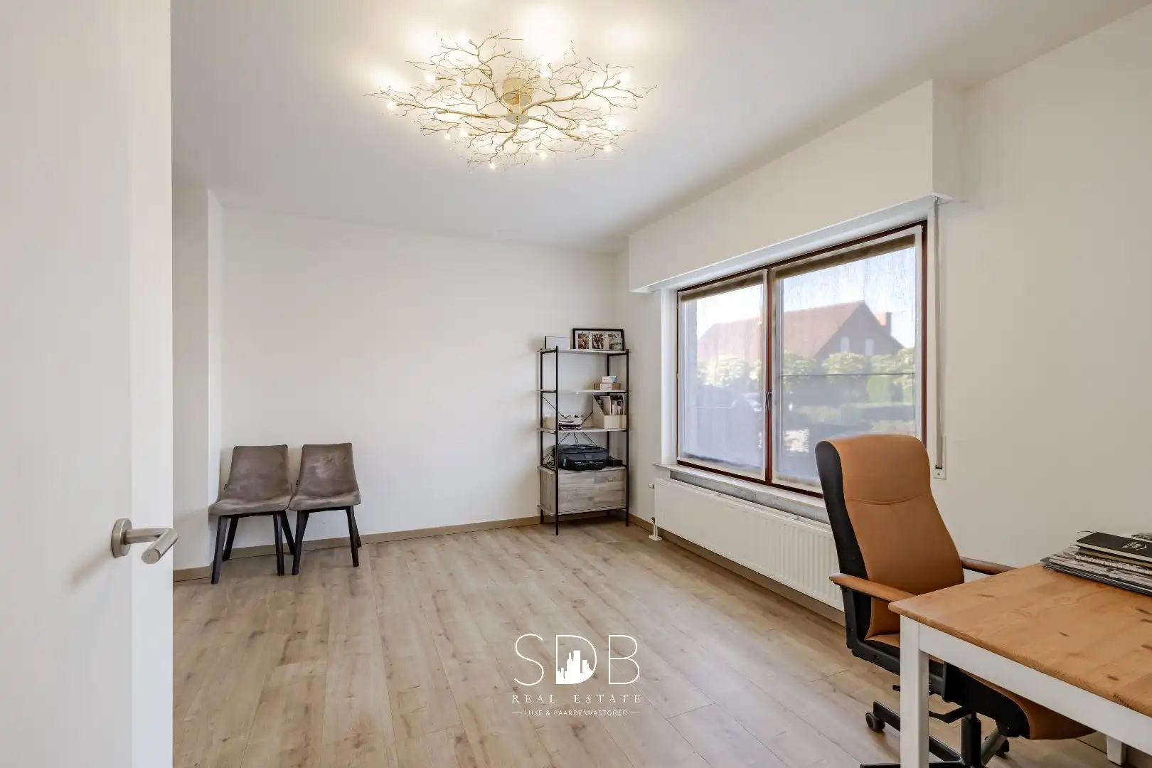 Hedendaagse woning met hippische accommodatie op 17.782m² foto 3