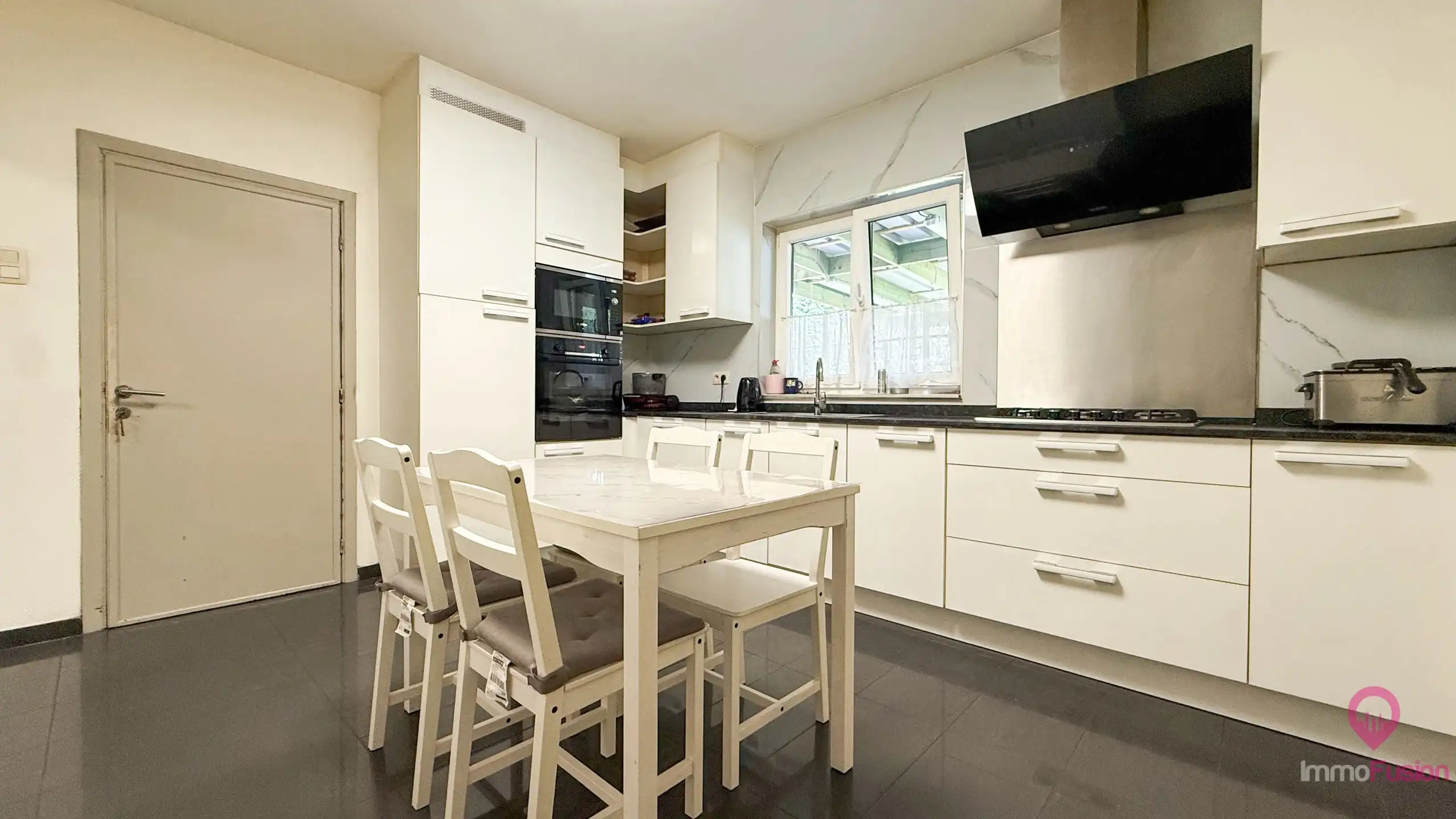 Gezellige woning met 3 slaapkamers en zonnige tuin! foto 9
