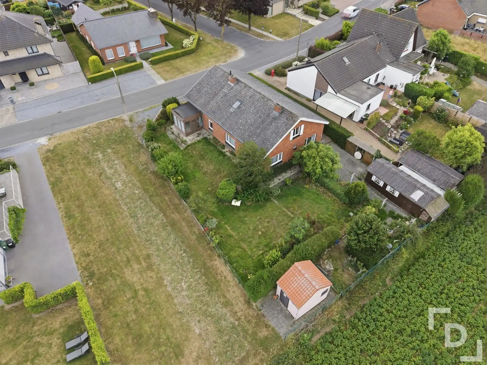 Alleenstaande woning met 5 slaapkamers. foto 3