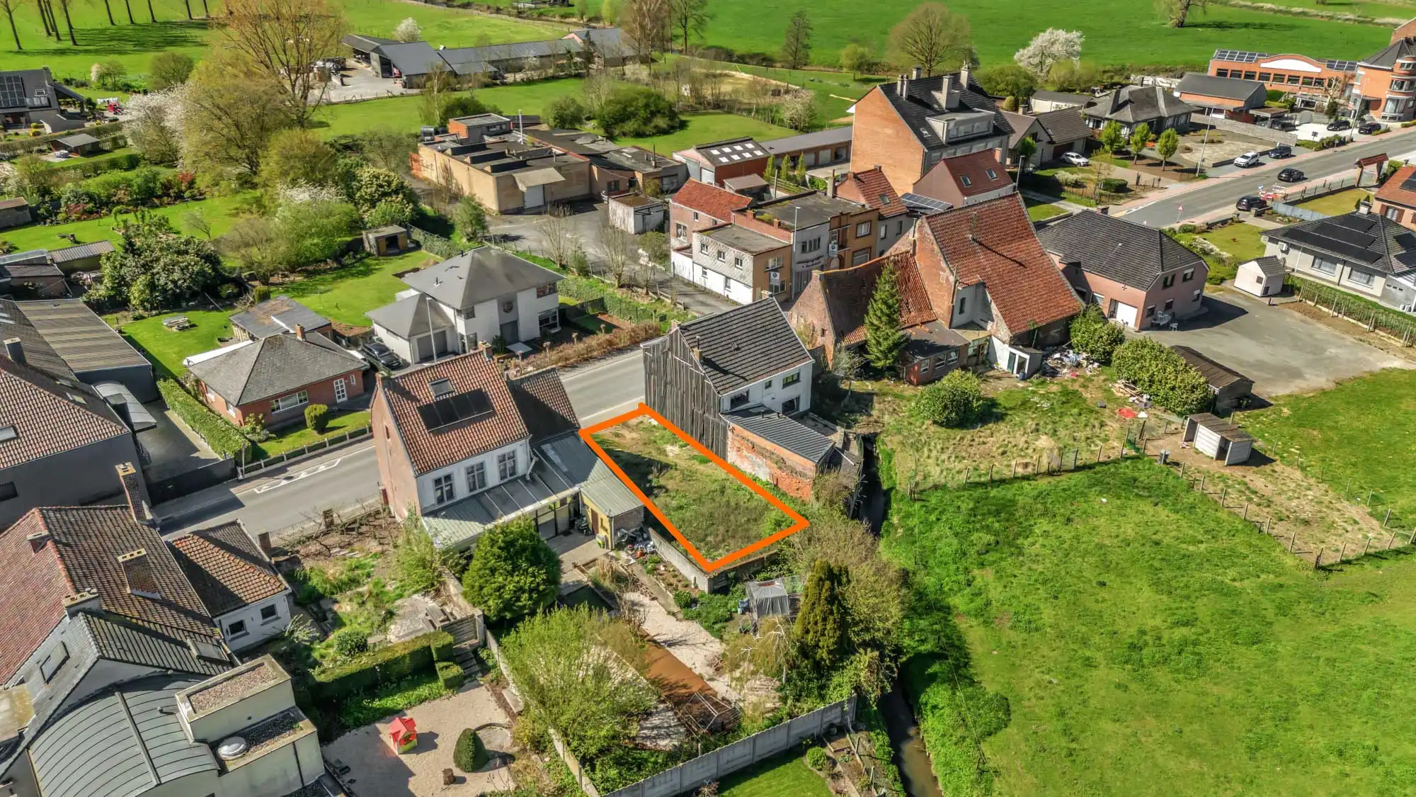 Bouwgrond met vergunning voor 2 appartementen foto 6