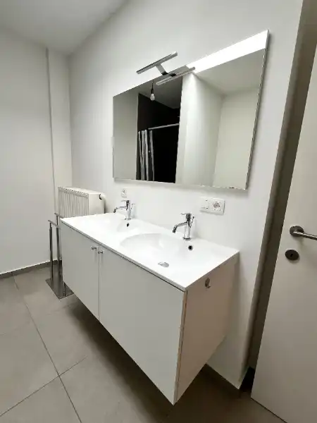 2 slaapkamer app met ruim terras en carport foto 15