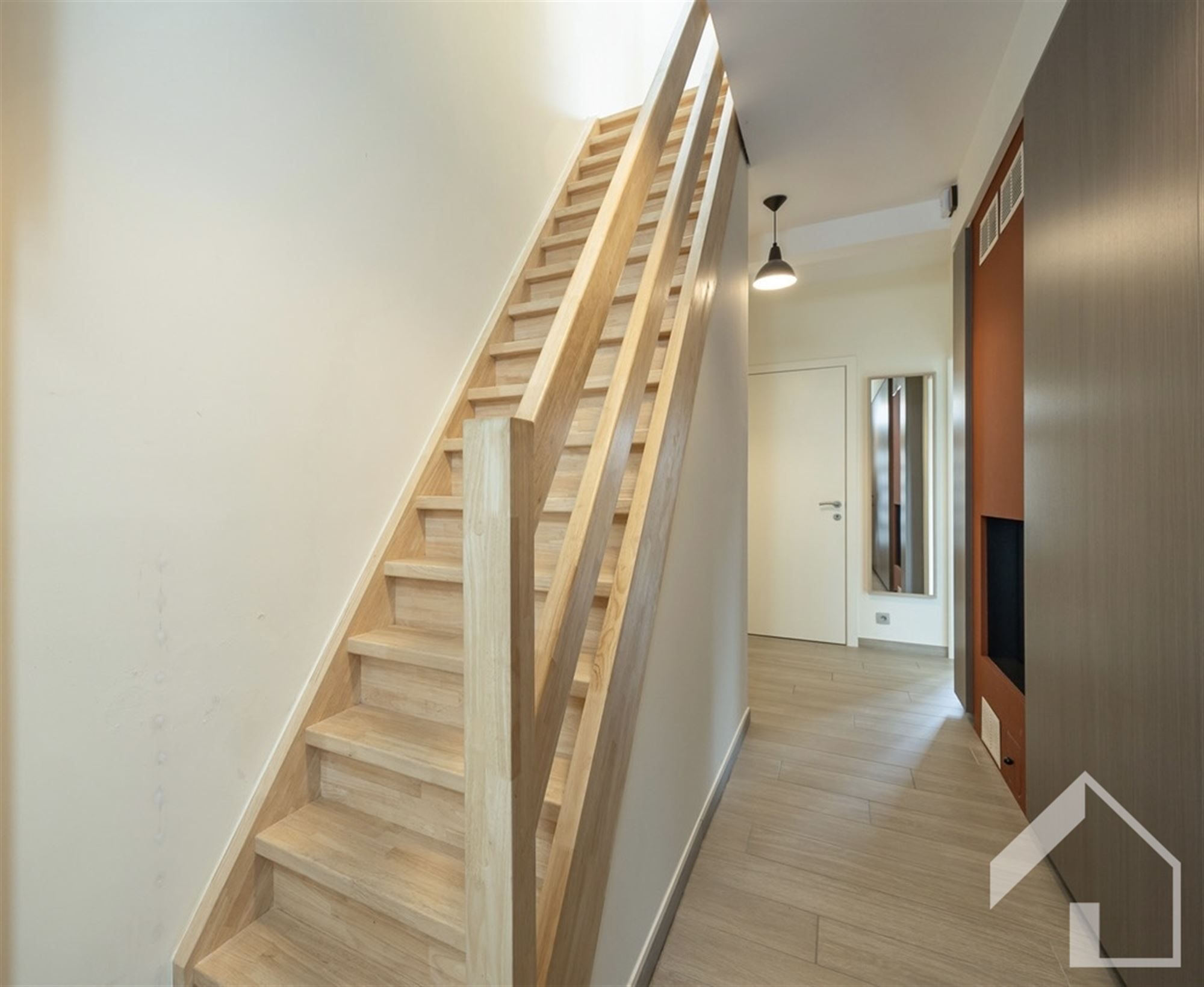 Recent, volledig gerenoveerde woning  foto 8