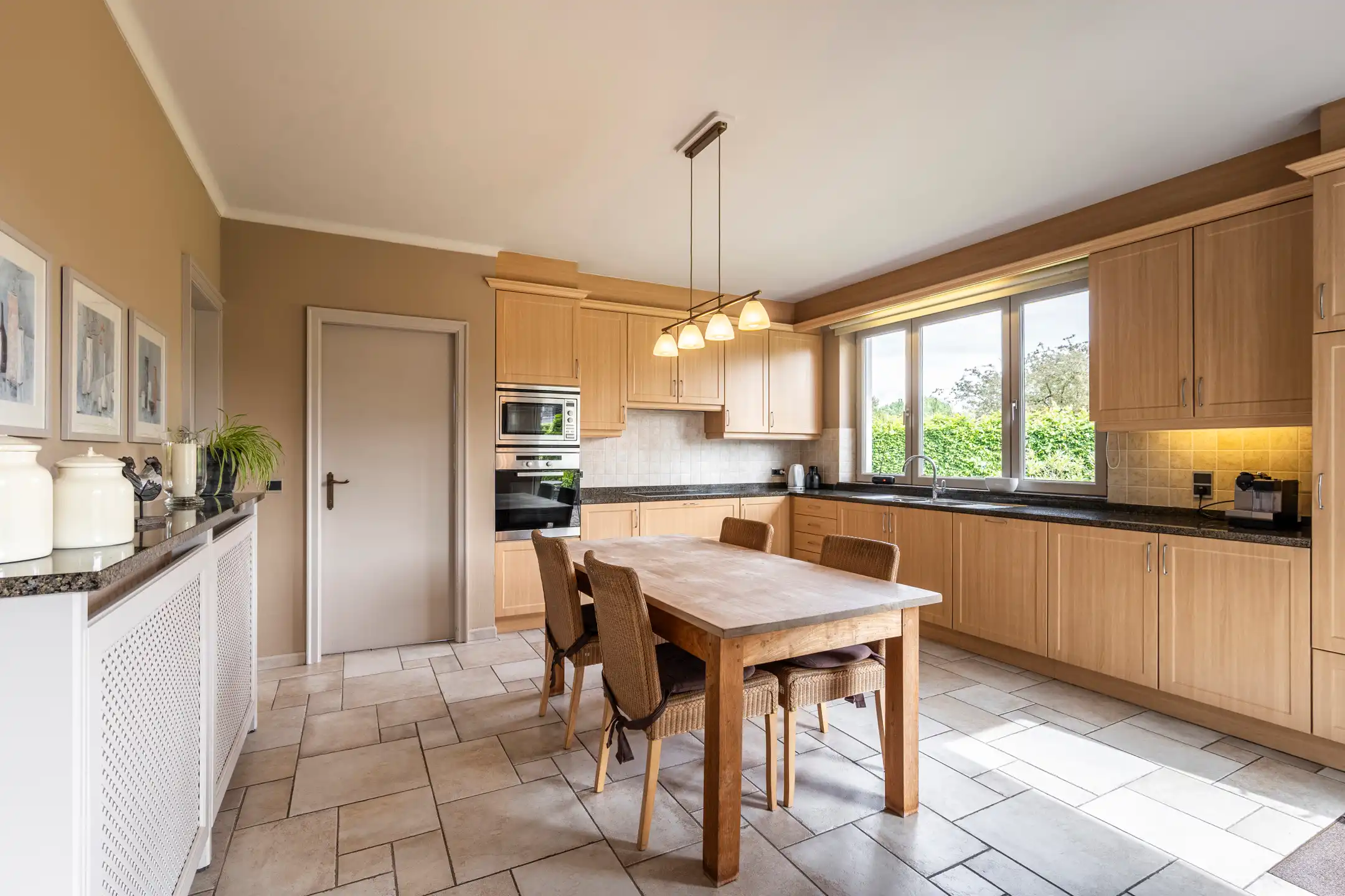 Vrijstaande woning op 1.246m² in doodlopende straat. foto 9