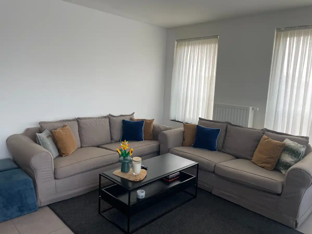 Rustig gelegen twee-slaapkamer appartement + autostandplaats foto 3