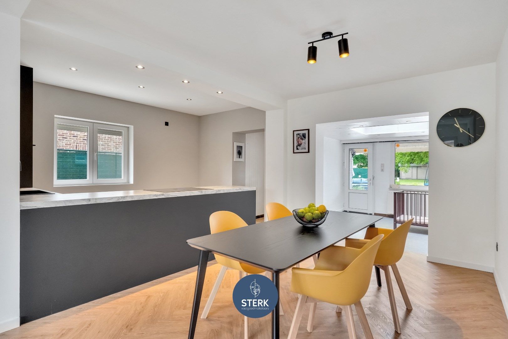 INSTAPKLARE GEZINSWONING OP EEN PERCEEL VAN 688 M² TE LANAKEN !  foto 7