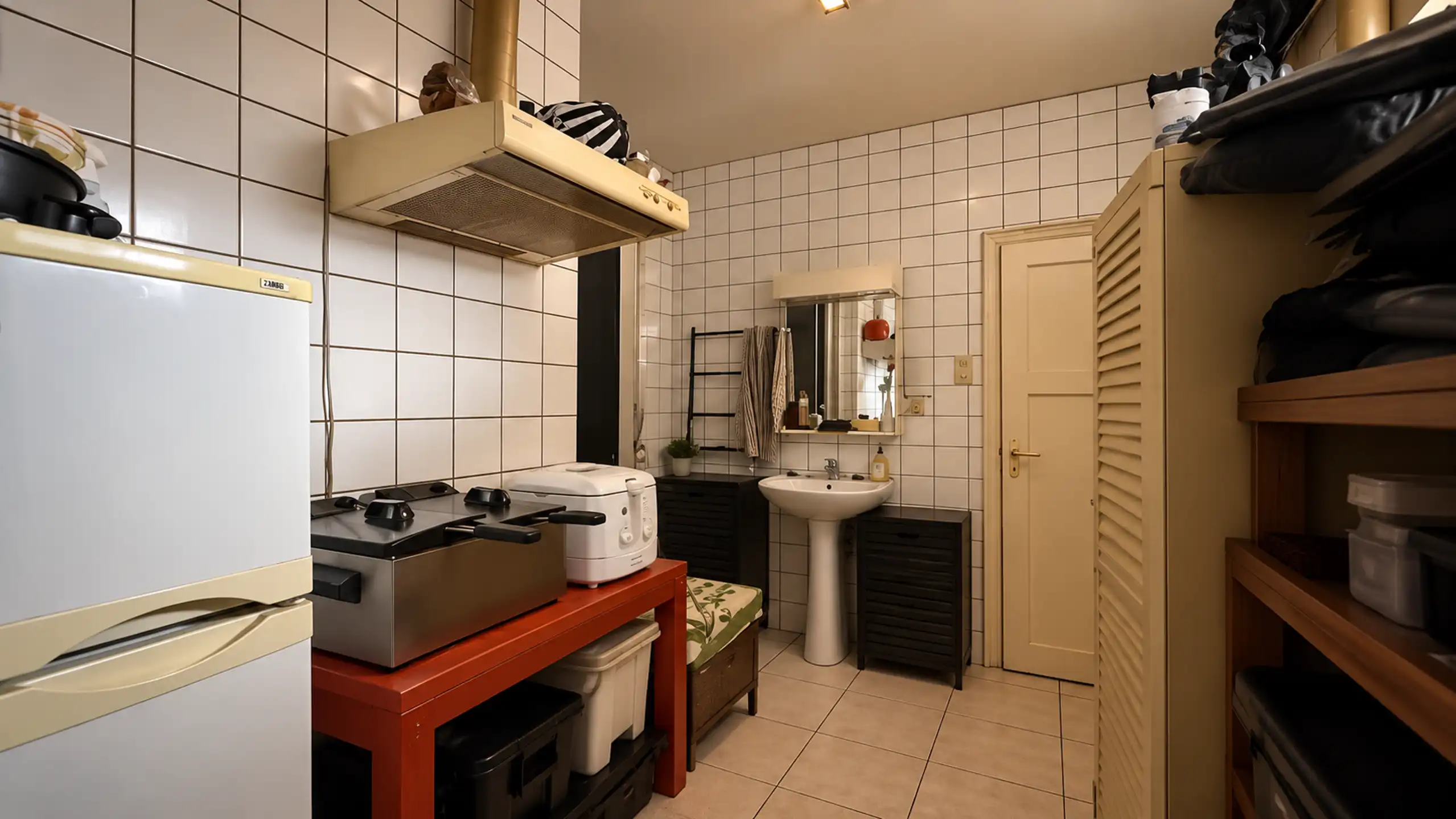 Instapklare halfopen bebouwing met zonnige tuin en garagebox foto 9