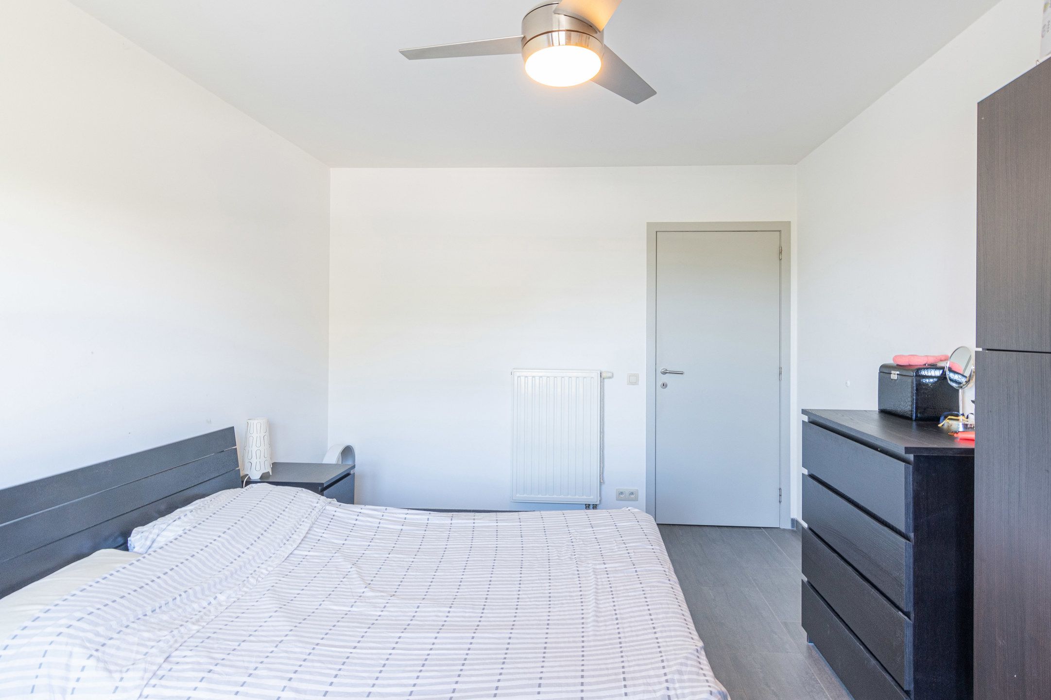 Leuk gelegen 2slpk appartement met terras en garage foto 13