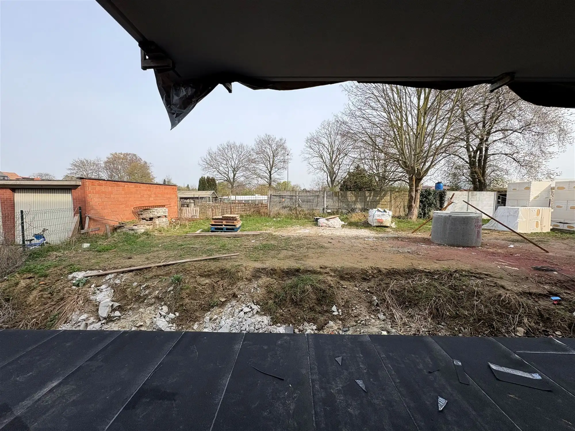 Gelijkvloersappartement met 2 slaapkamers en tuin. foto 7