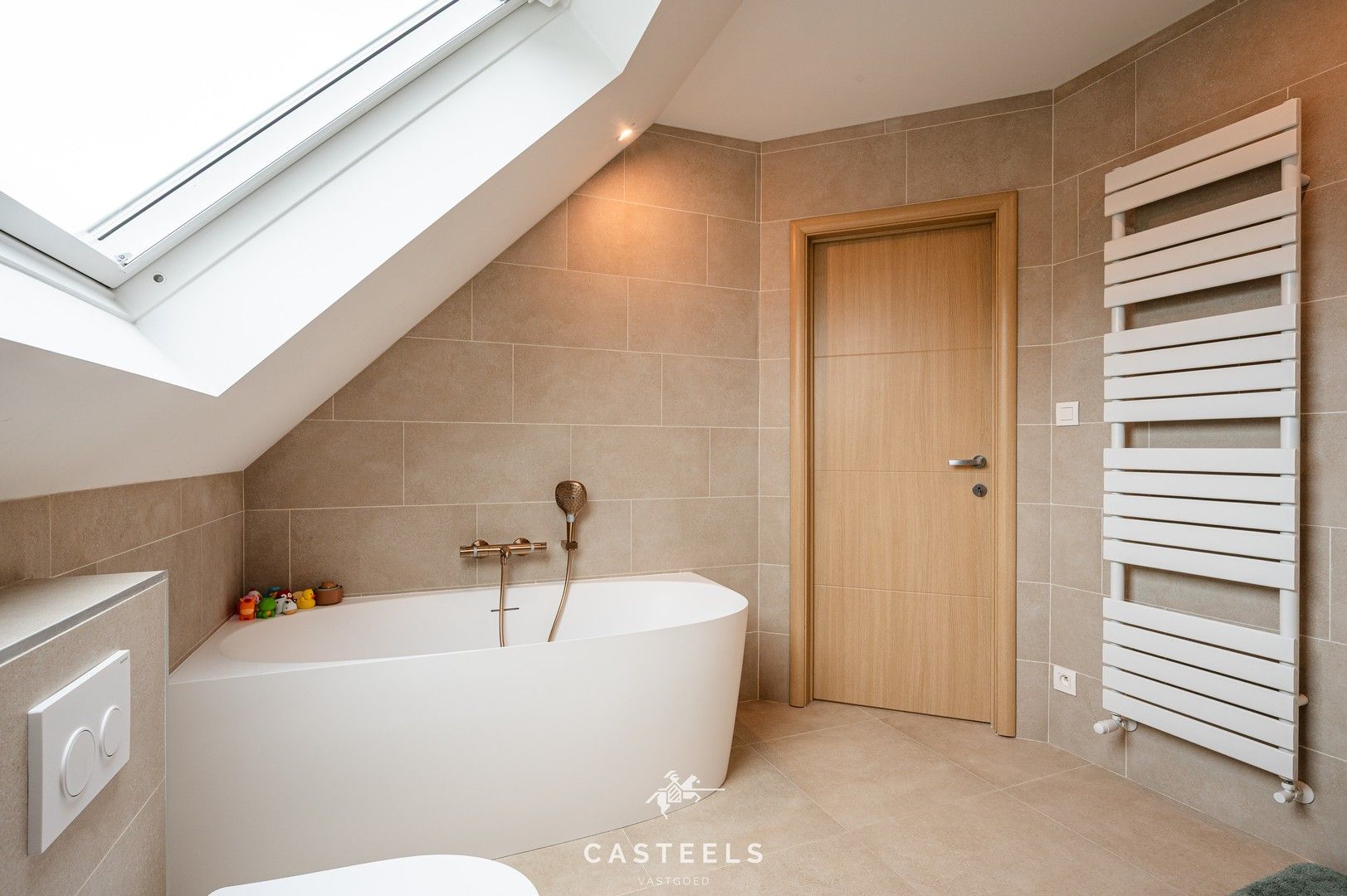 Instapklare, gerenoveerde villa met zicht op natuur te koop foto 17