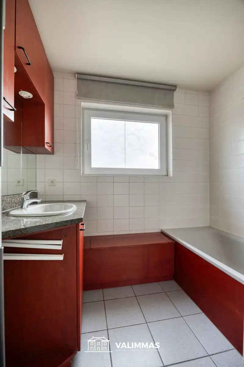 Welgelegen en verzorgde driegevelwoning met garage en tuin foto 21