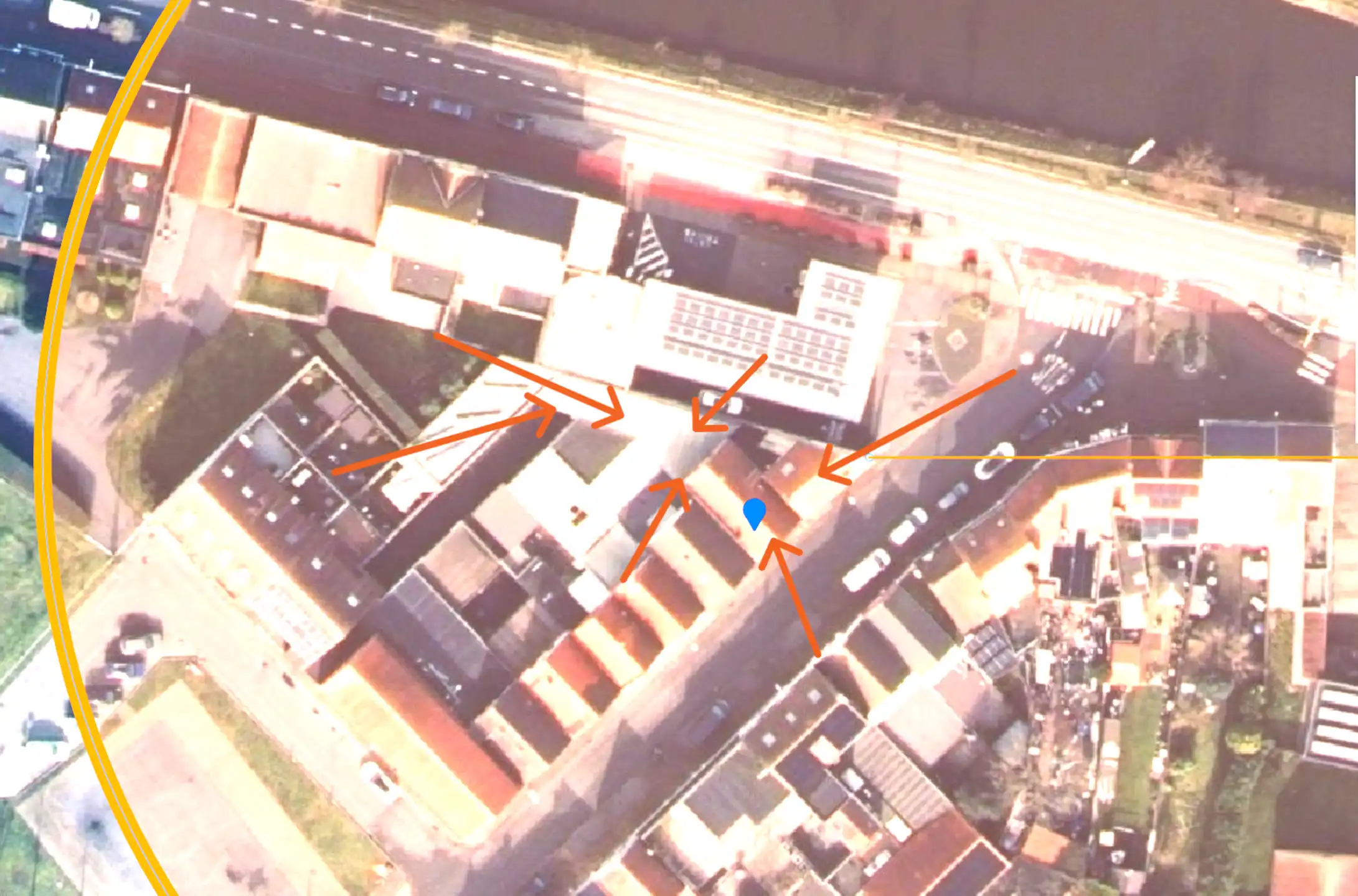 Te koop in Adinkerke – 2 gebouwen, grote garage/loods en potentieel voor nieuwbouw. foto 7