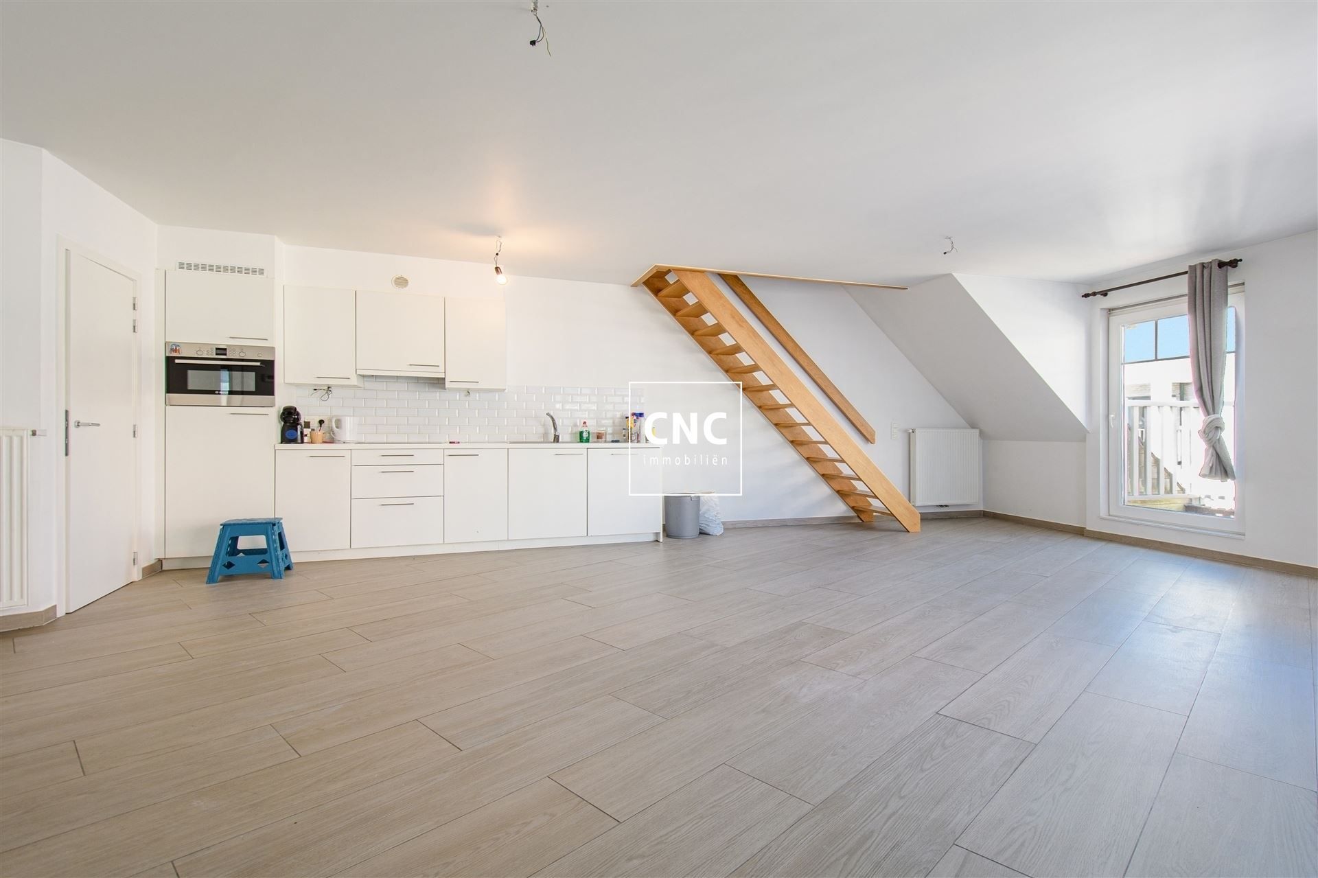 Lichtrijk en prachtig afgewerkt duplex-appartement foto 3