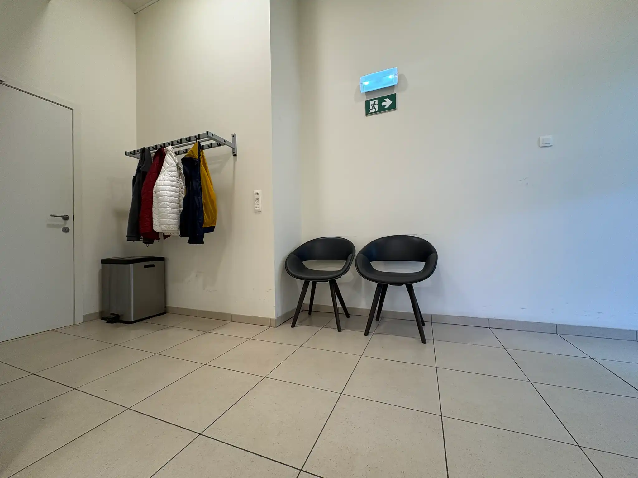 Praktijkruimte, hartje Deinze – met privéautostaanplaats foto 3