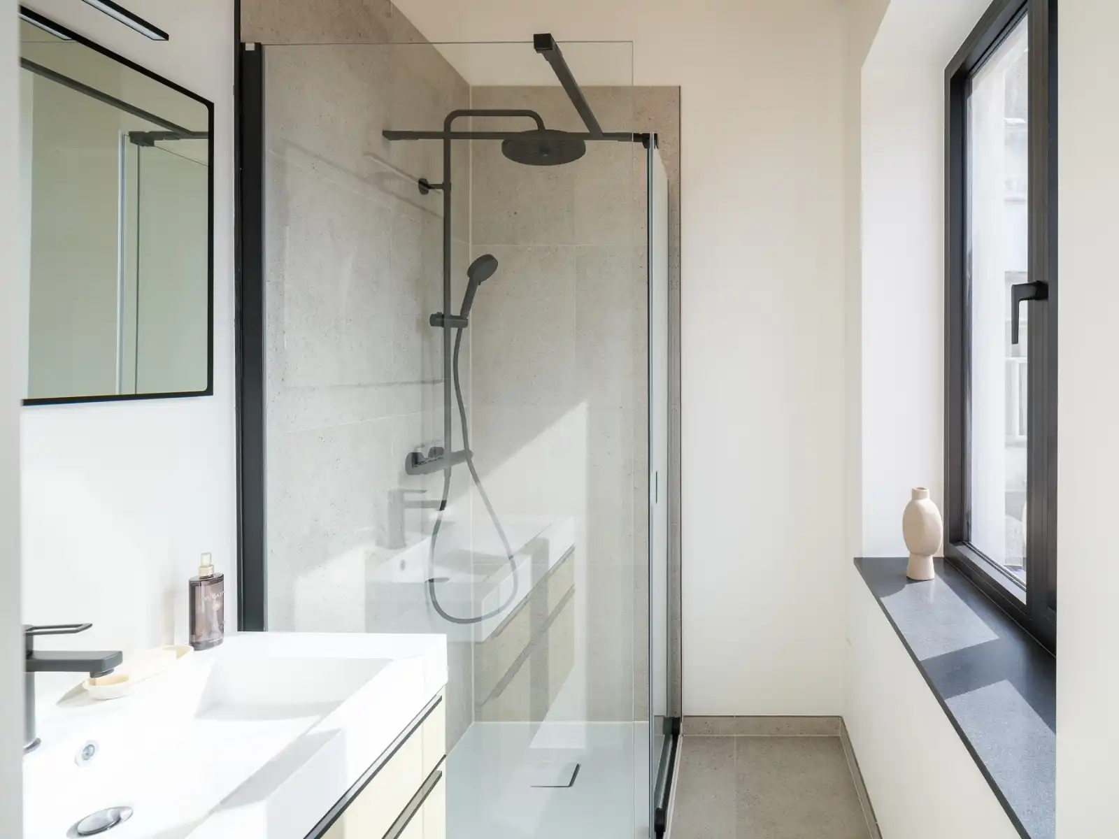 Laatste appartement: Lichtrijk gerenoveerde duplex vlakbij Gent centrum foto 12