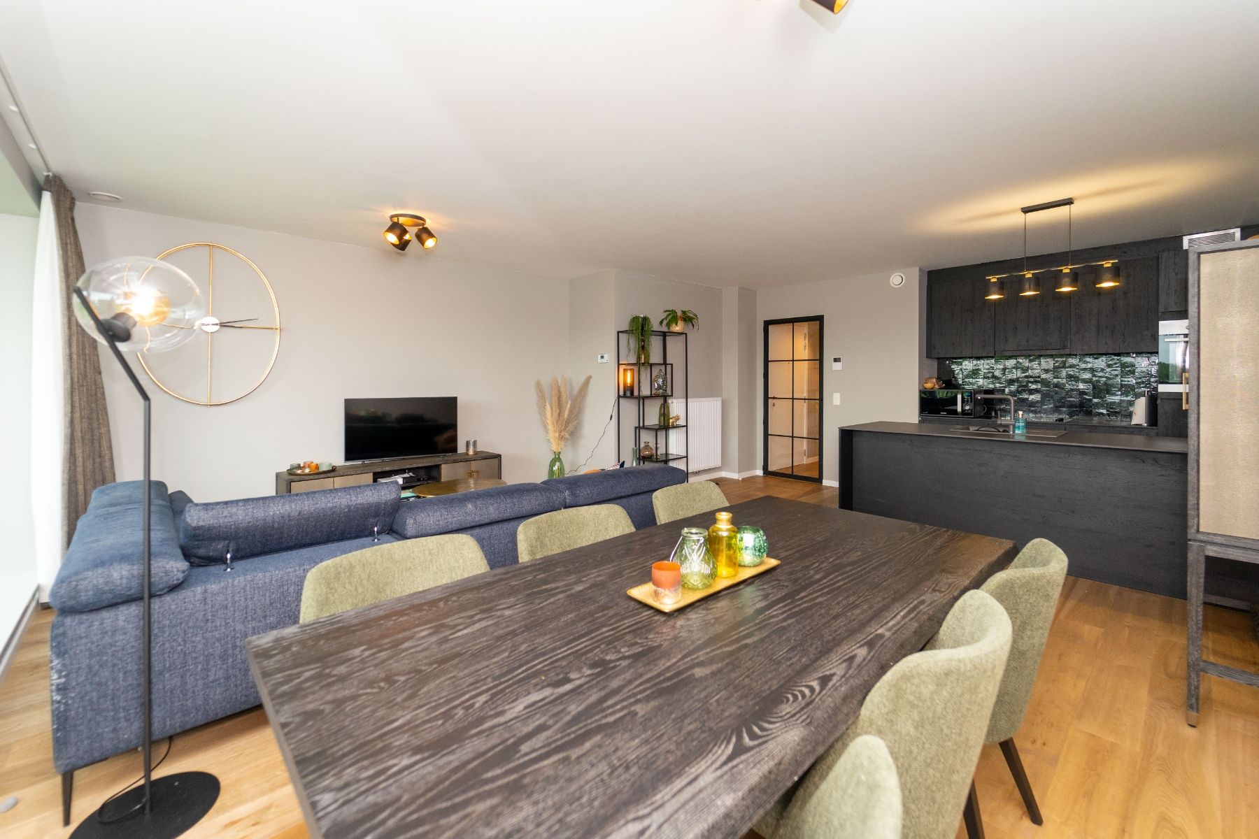 Luxe 2 slaapkamerappartement met 2 terrassen en privatieve tuin foto 10
