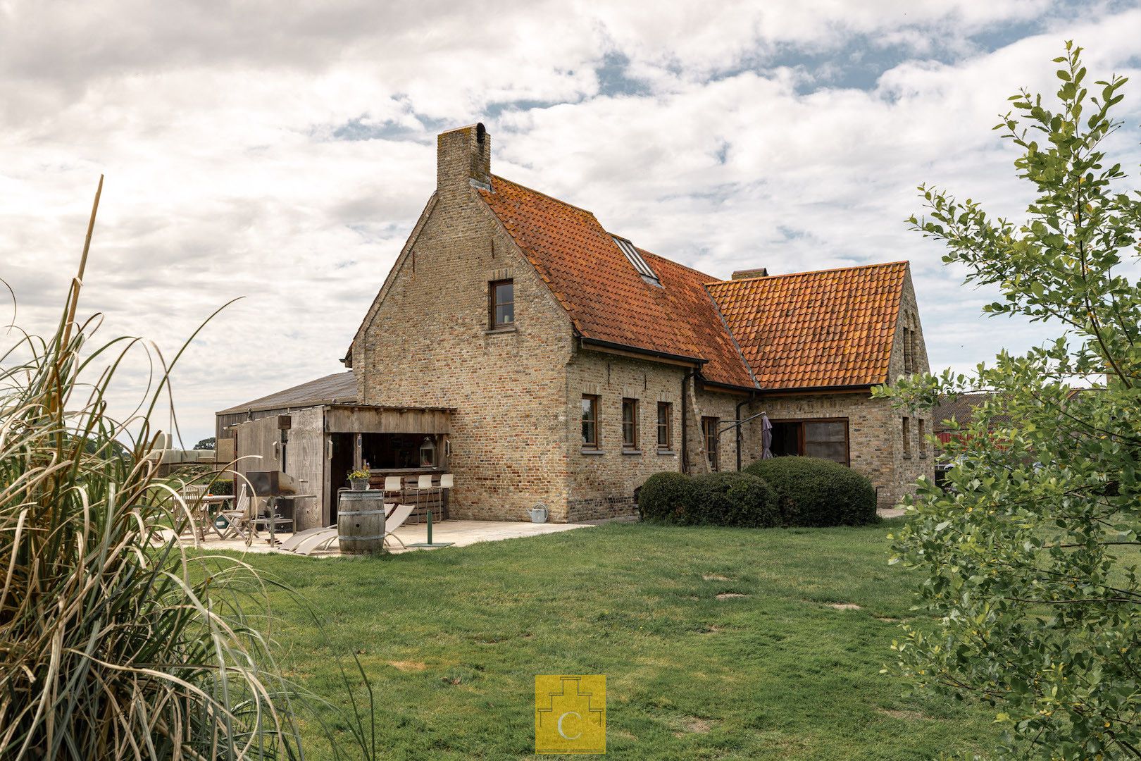 Boerderij te midden van de velden (+/- 28.826 m2) in het pittoreske Eggewaartskapelle, Veurne foto 2