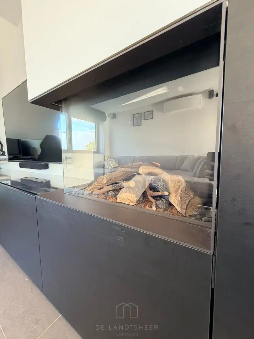 Stijlvol dakappartement met 3 slaapkamers, 2 badkamers en uitzonderlijk veel maatwerk foto 9