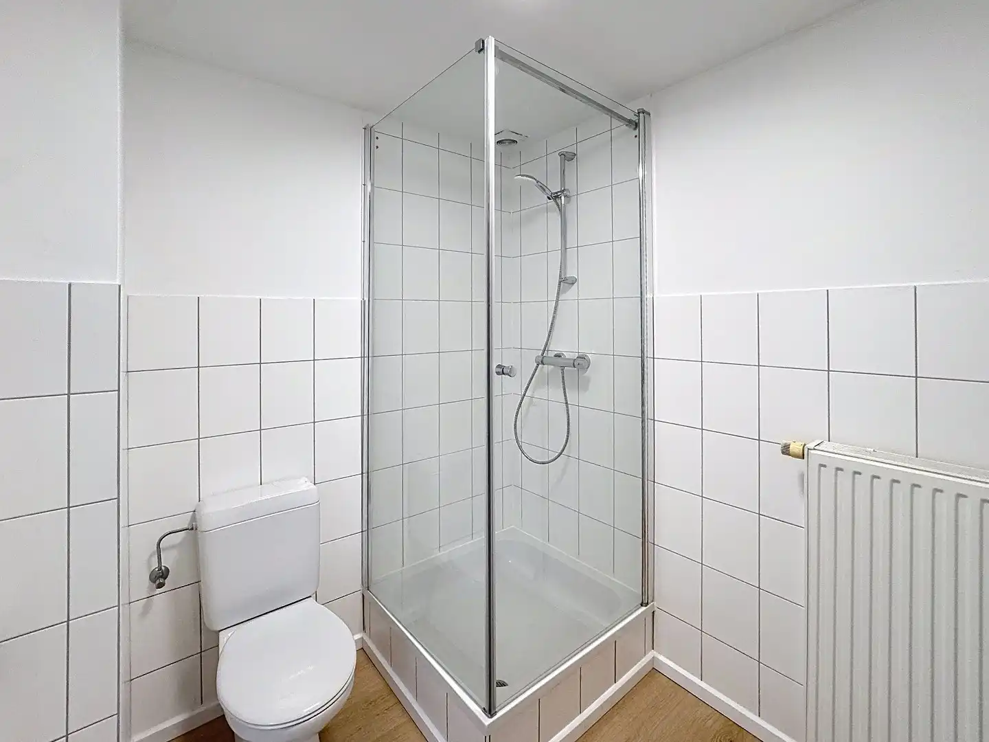 Instapklare woning met 3 slaapkamers, tuin en 2 privatieve parkeerplaatsen foto 16