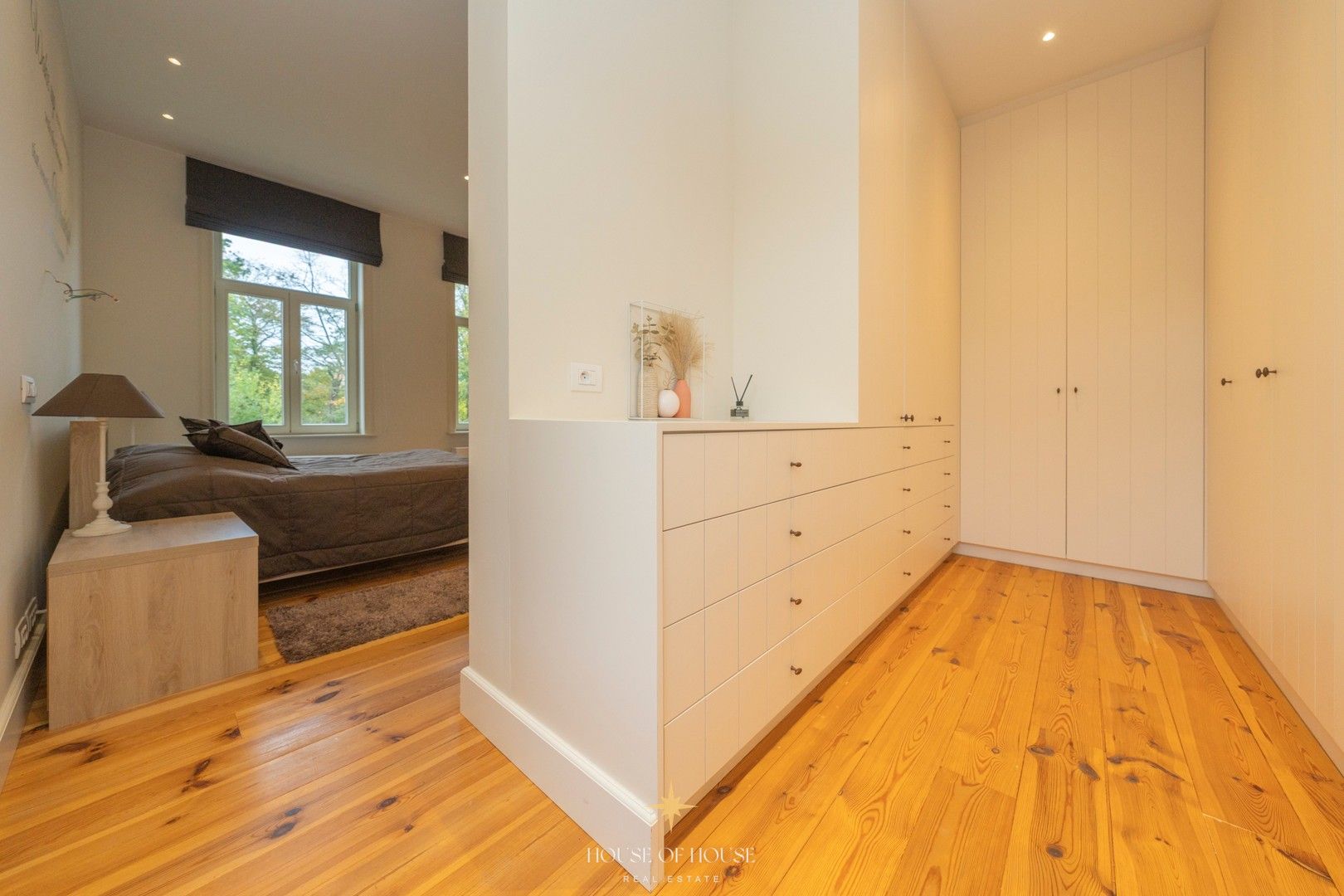 Sfeervolle pastoriewoning met uitzonderlijk potentieel zonder renovatieverplichting foto 14