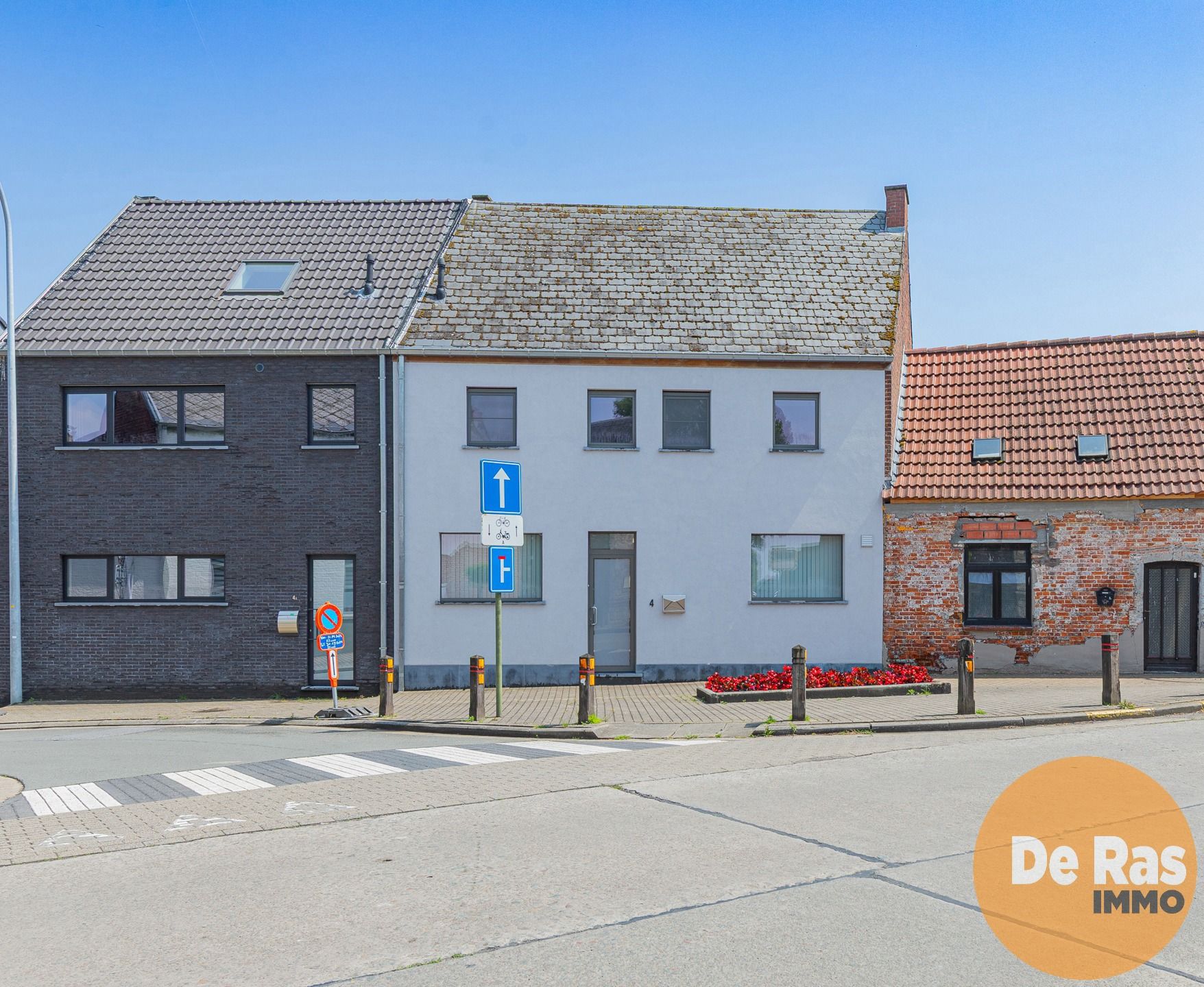 Herzele -  Totaal gerenoveerde woning met 4 slaapkamers, tuin en garage gelegen centrum Herzele foto 24