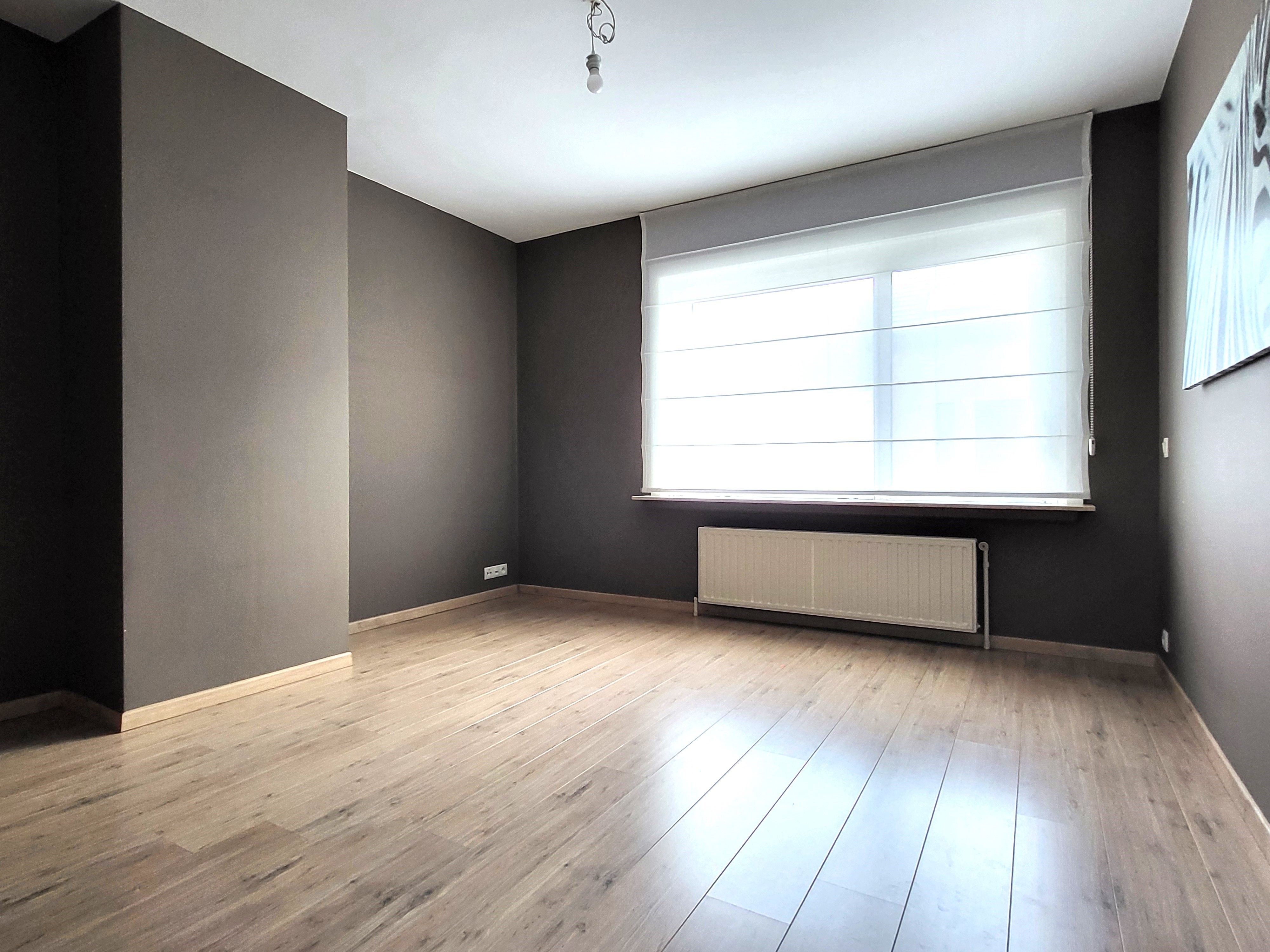 Zeer ruim duplex appartement van 151m2 met vier slaapkamers, groot terras van 41m² en terrasje aan de straatkant!  foto 20