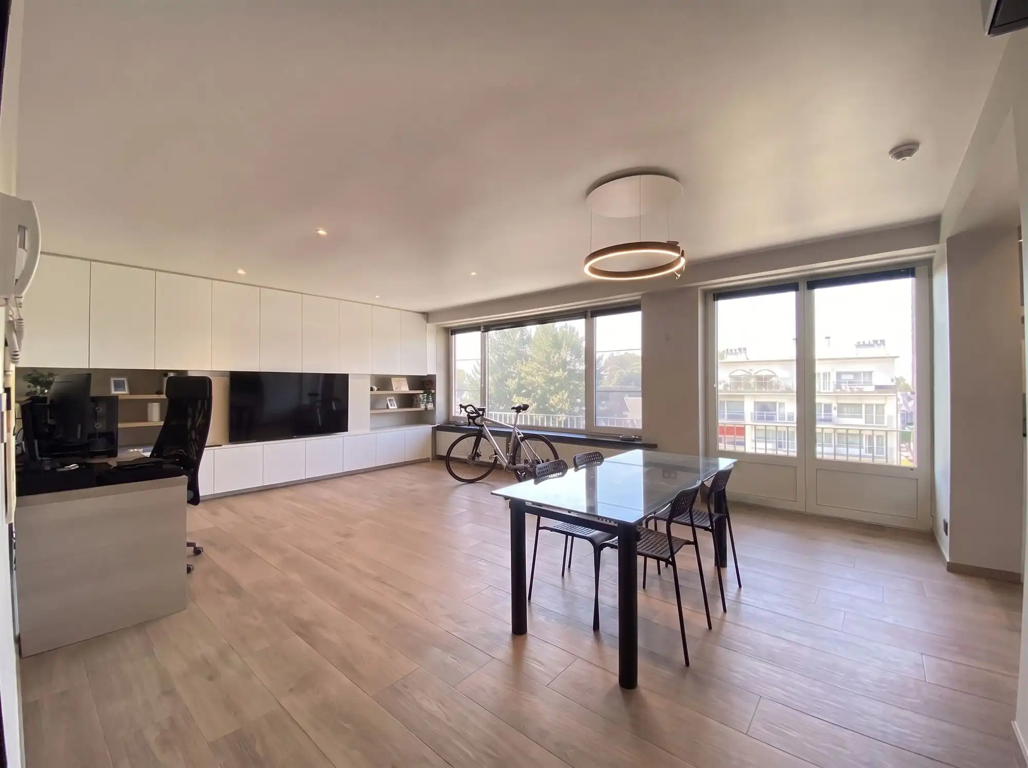 Instapklaar luxueus gerenoveerd 3 slaapkamer appartement met garage op toplocatie in Gent foto 4