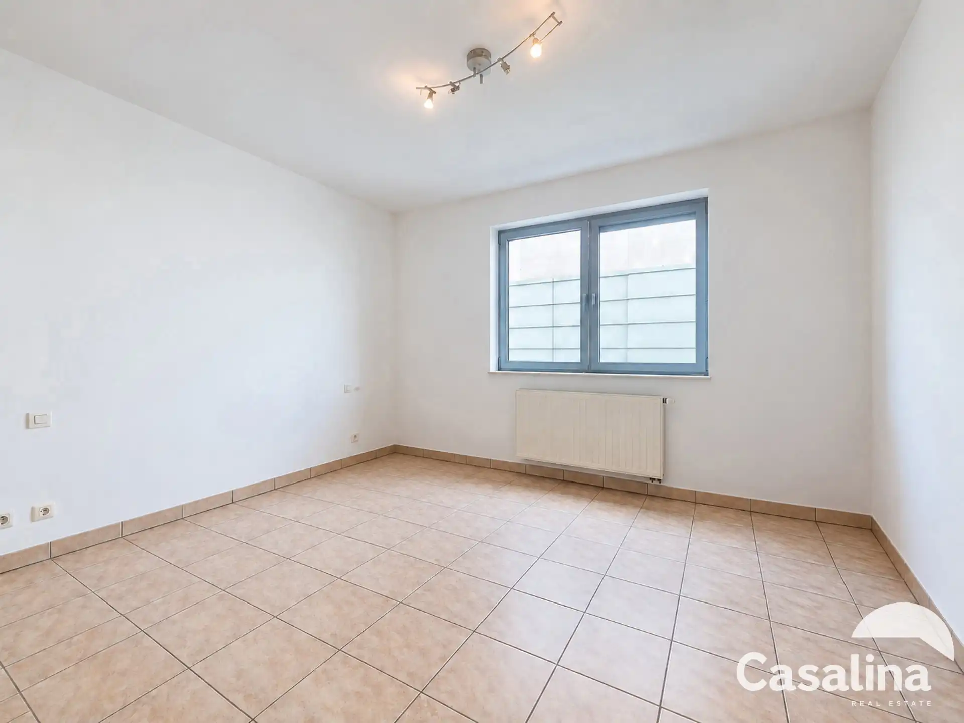 Aan de grens van WOLUWE, 2 slaapkamer appartement met terras foto 11
