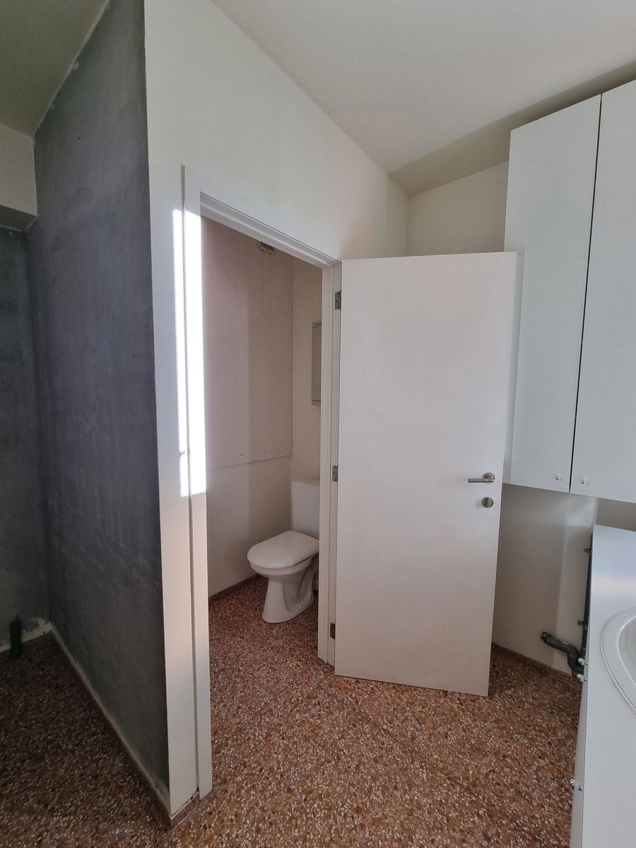 Handelsgelijkvloers met keuken & toilet in centrum Meise! foto 11