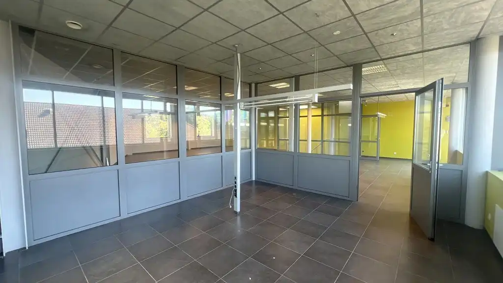 Bedrijfsgebouw met woning te koop vlakbij N60 in Gavere foto 10