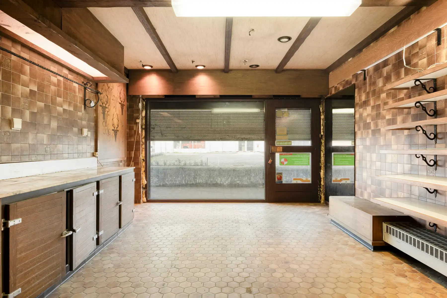 Centraal gelegen woning met veel potentieel foto 11