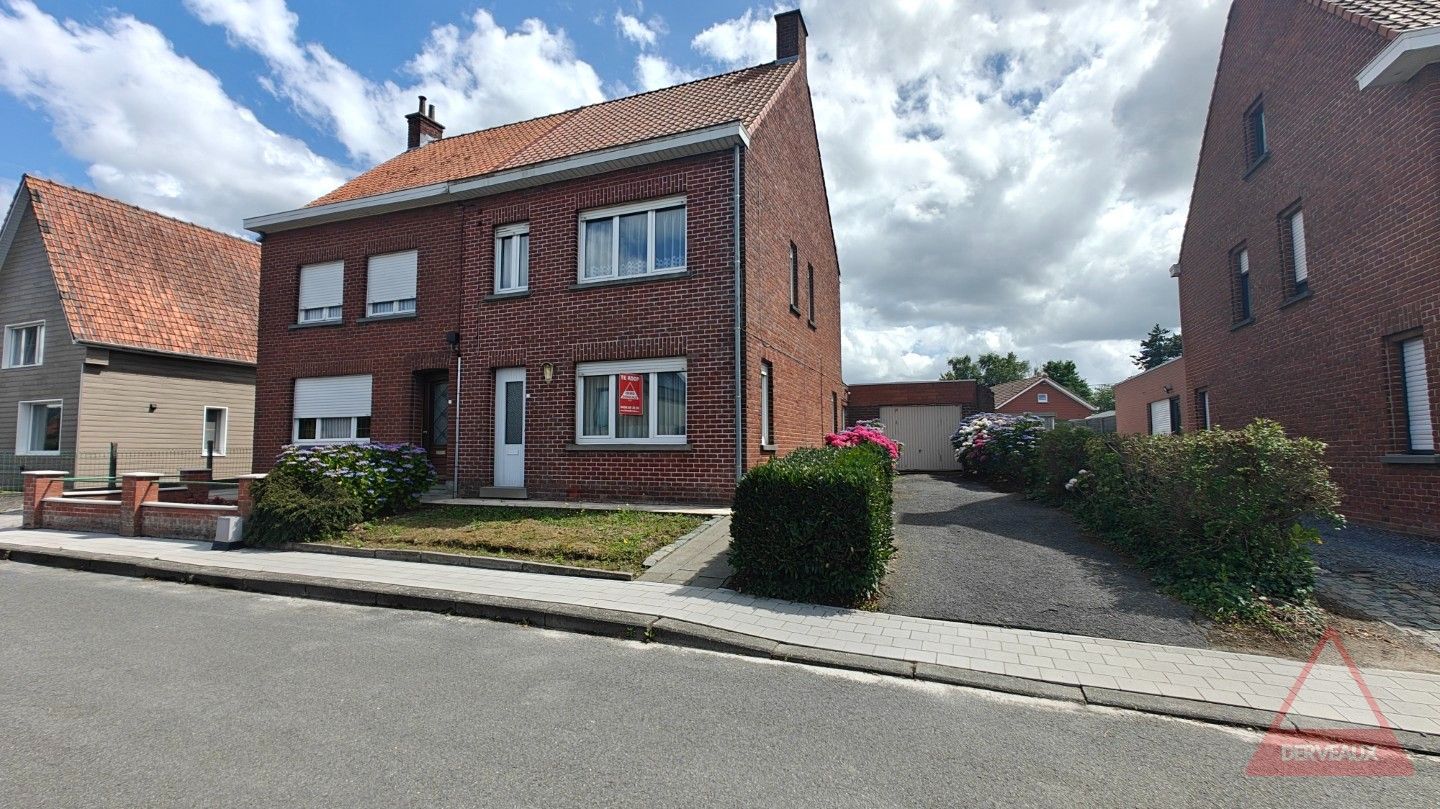 Hoofdfoto van de publicatie: Passendale – Te renoveren woning met tuin, garage en vaste trap naar zolder
