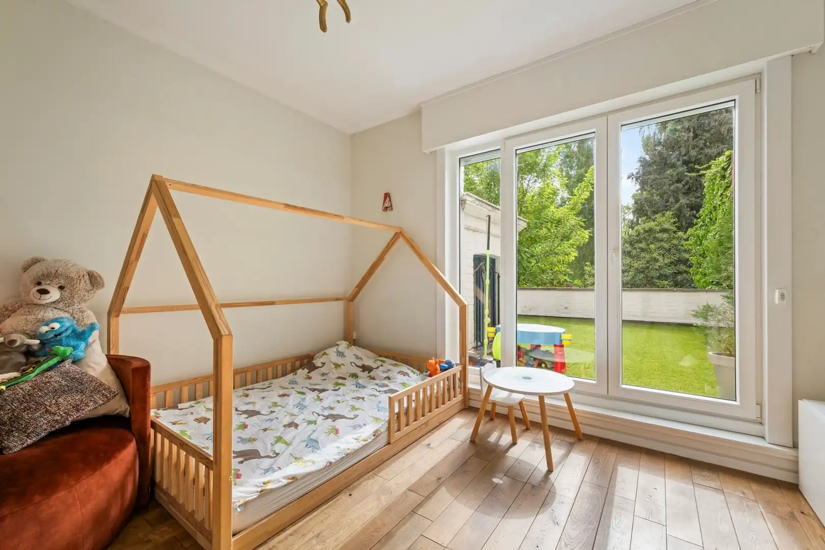 Uiterst ruim burgerhuis met prachtige tuin en enorm veel mogelijkheden foto 17