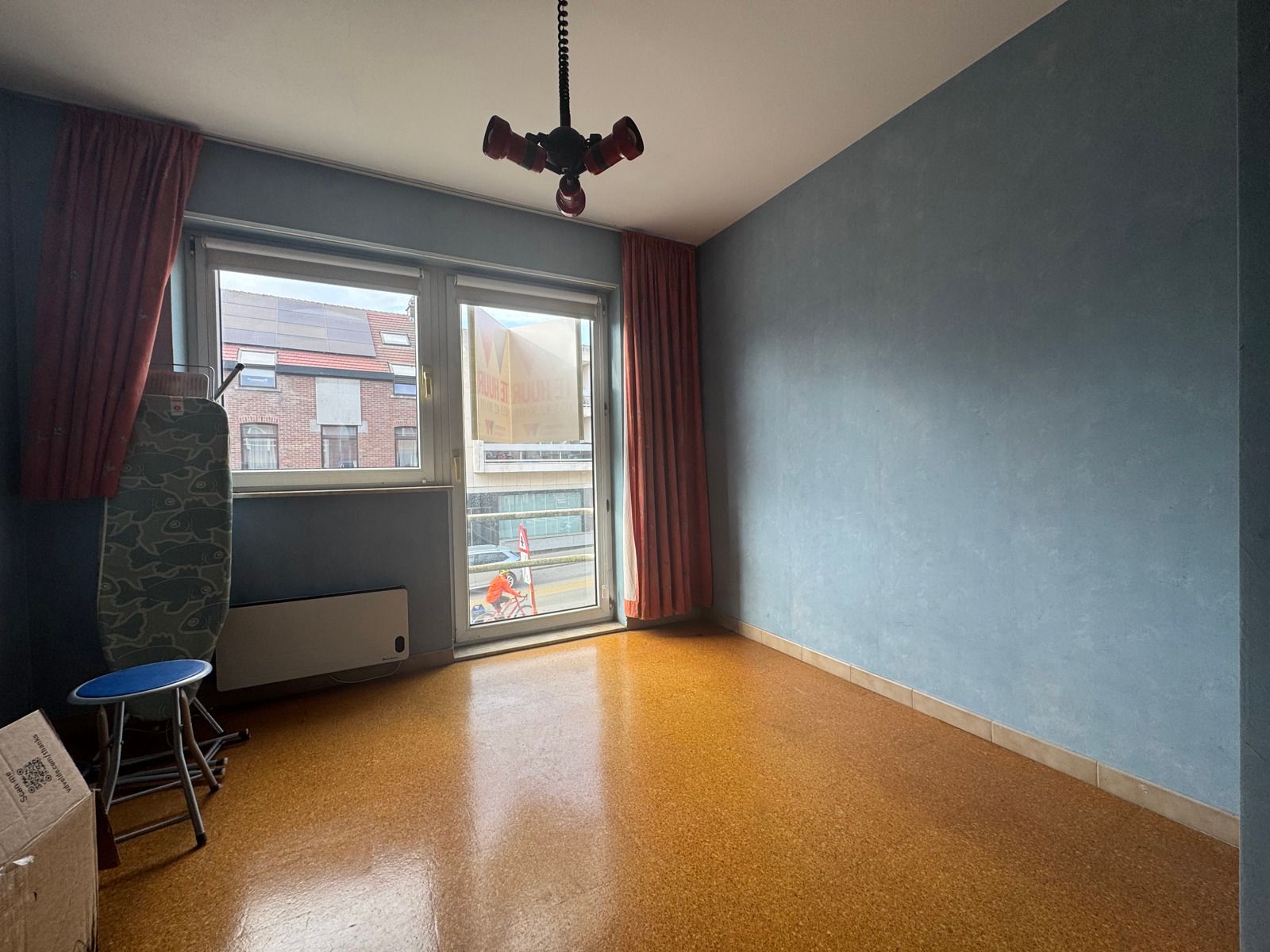 Te huur: ruim 2 slaapkamer appartement in Erembodegem! foto 8