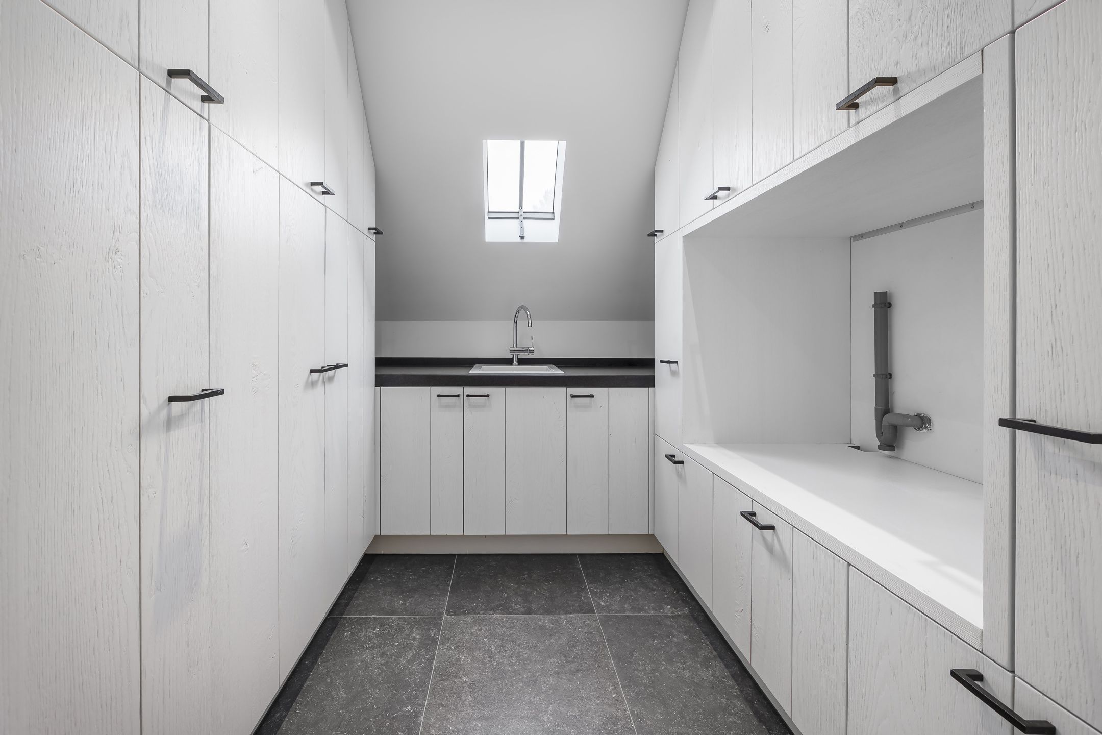 Luxe afgewerkte penthouse met groot zonneterras foto 22