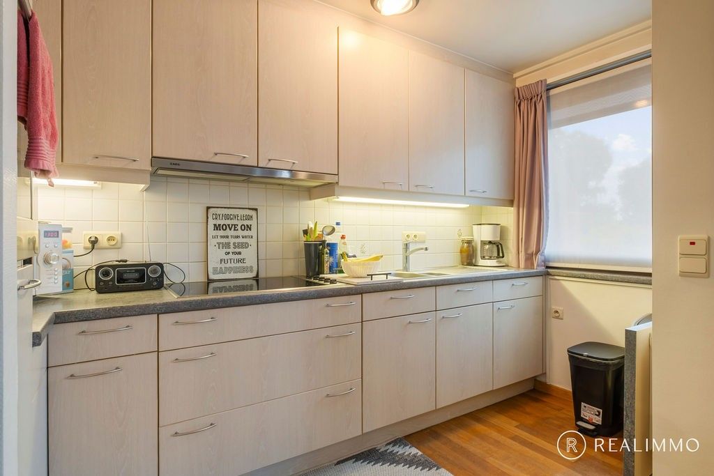 Duplexappartement met ruim terras in hartje Stasegem foto 4