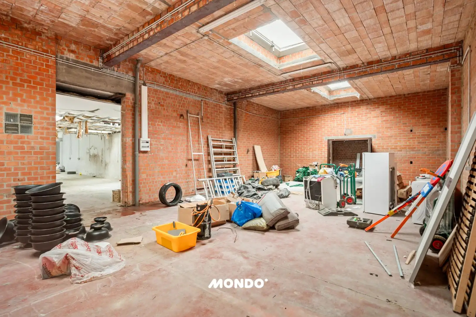 Gebouw met magazijn, appartement en studio in het centrum van Willebroek! foto 7