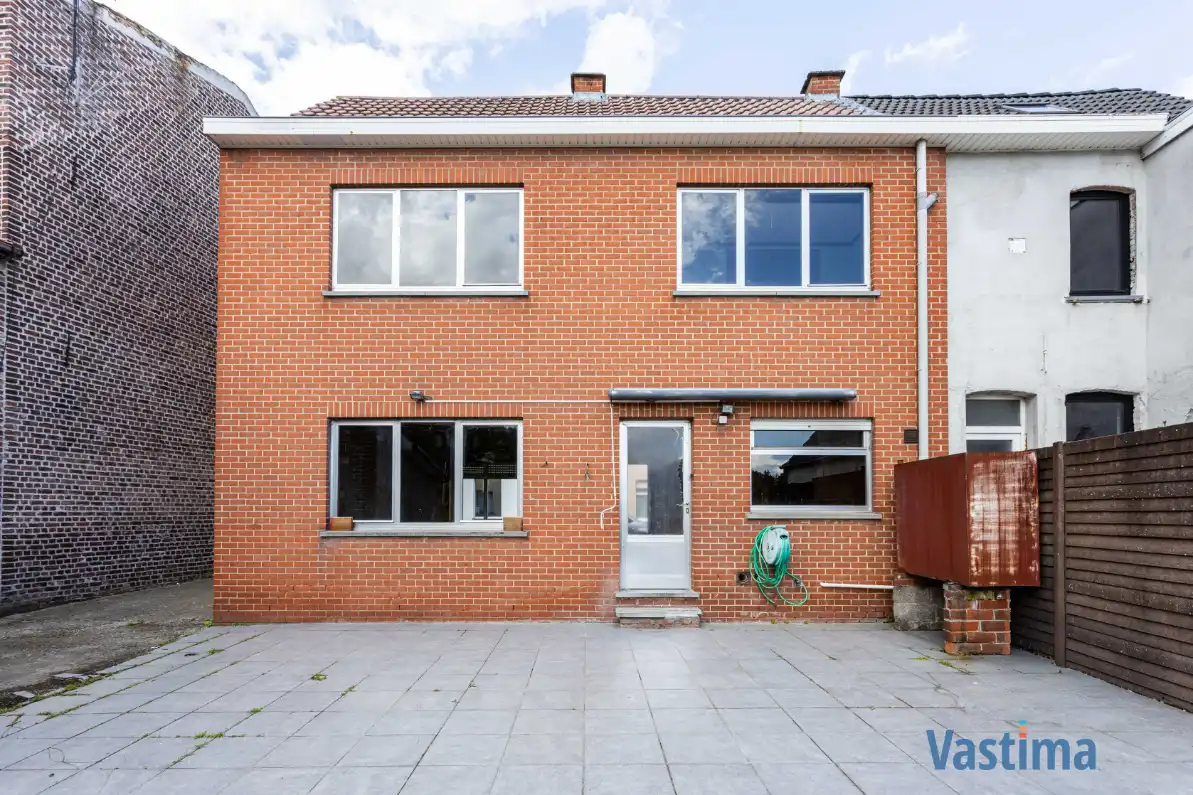 Te renoveren woning met 3 slaapkamers, garage en tuin foto 17