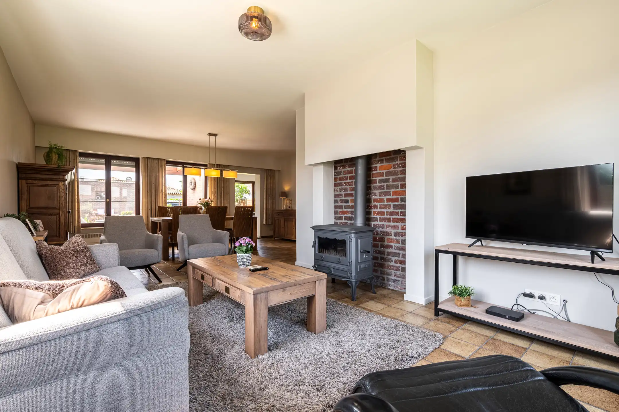 Uitstekende villa met 4 slpk en 2 badk. in centrum Weelde foto 4