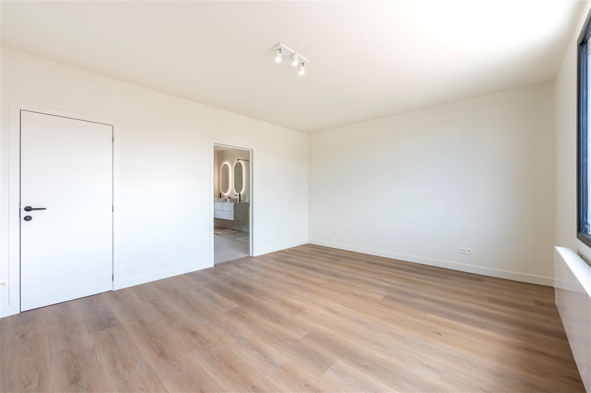 Gerenoveerde woning met tuin foto 20