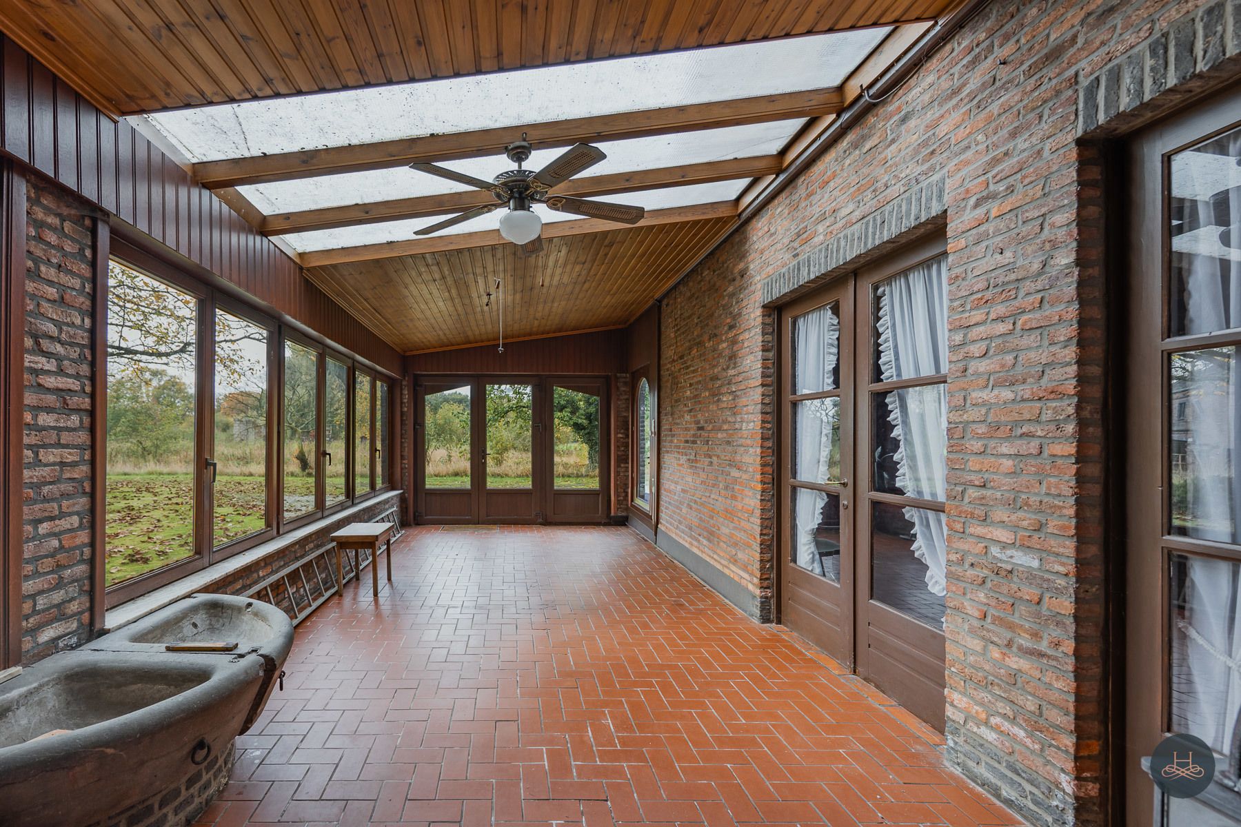 Groen, rustig gelegen woning op 1.71 ha tussen de weilanden foto 18