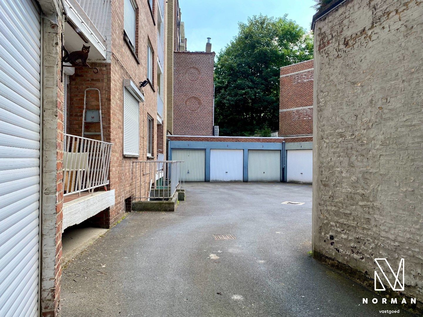 Appartement met 2 slaapkamers, garage en terras in centrum Kortrijk foto 12