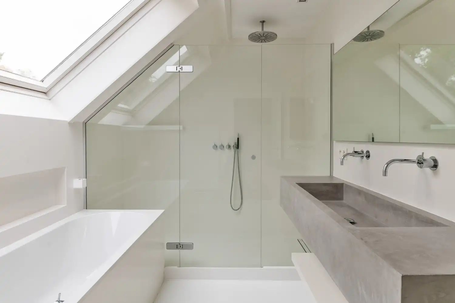 Gerenoveerde villa met bijgebouw en vijver op een perceel van 1,8 ha te Putte foto 27