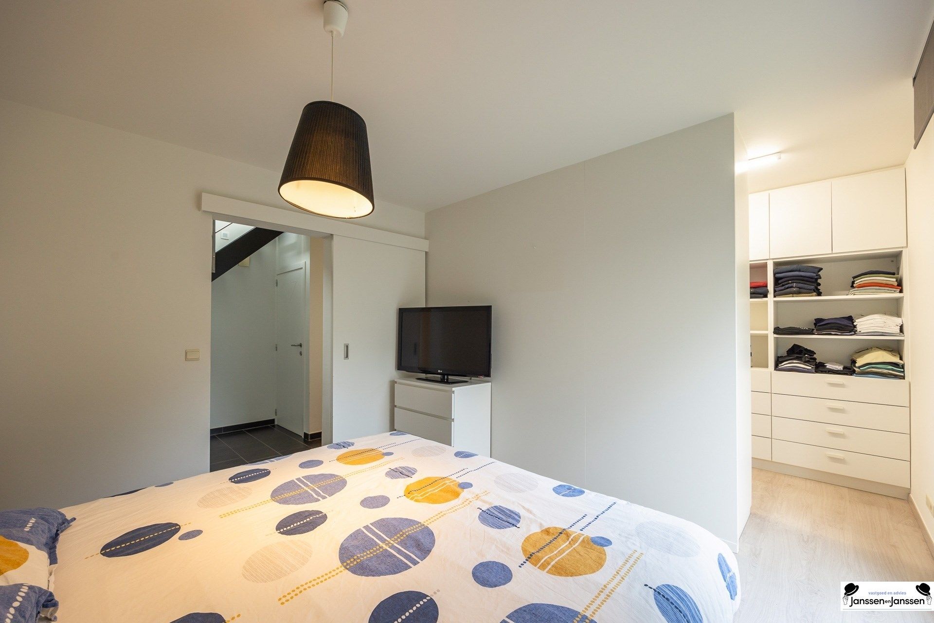 Instapklare, volledig gerenoveerde woning op royaal perceel! foto 13