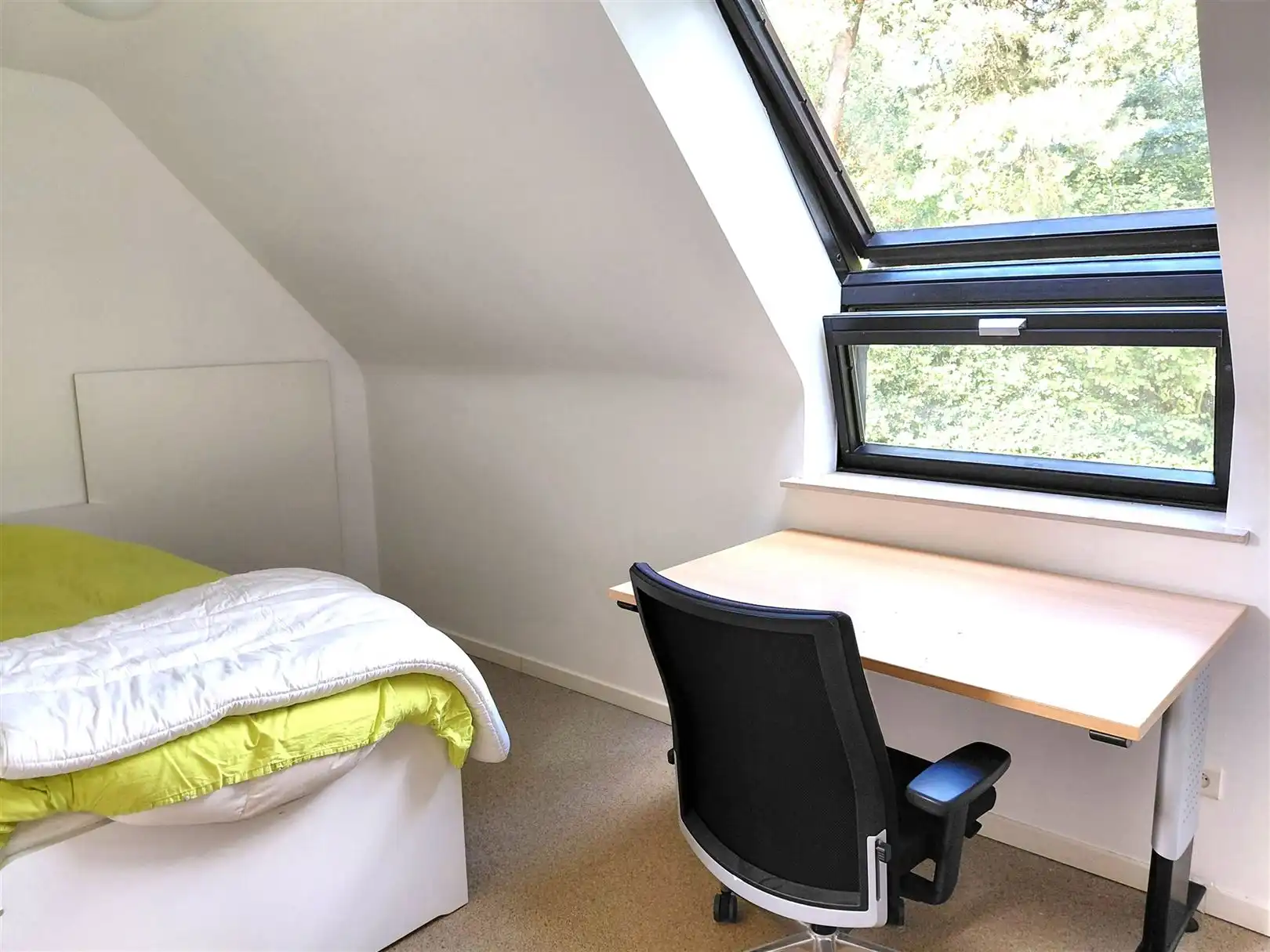 TE HUUR: Unieke woning met 3 slaapkamers en prachtige tuin te Houthalen! foto 23